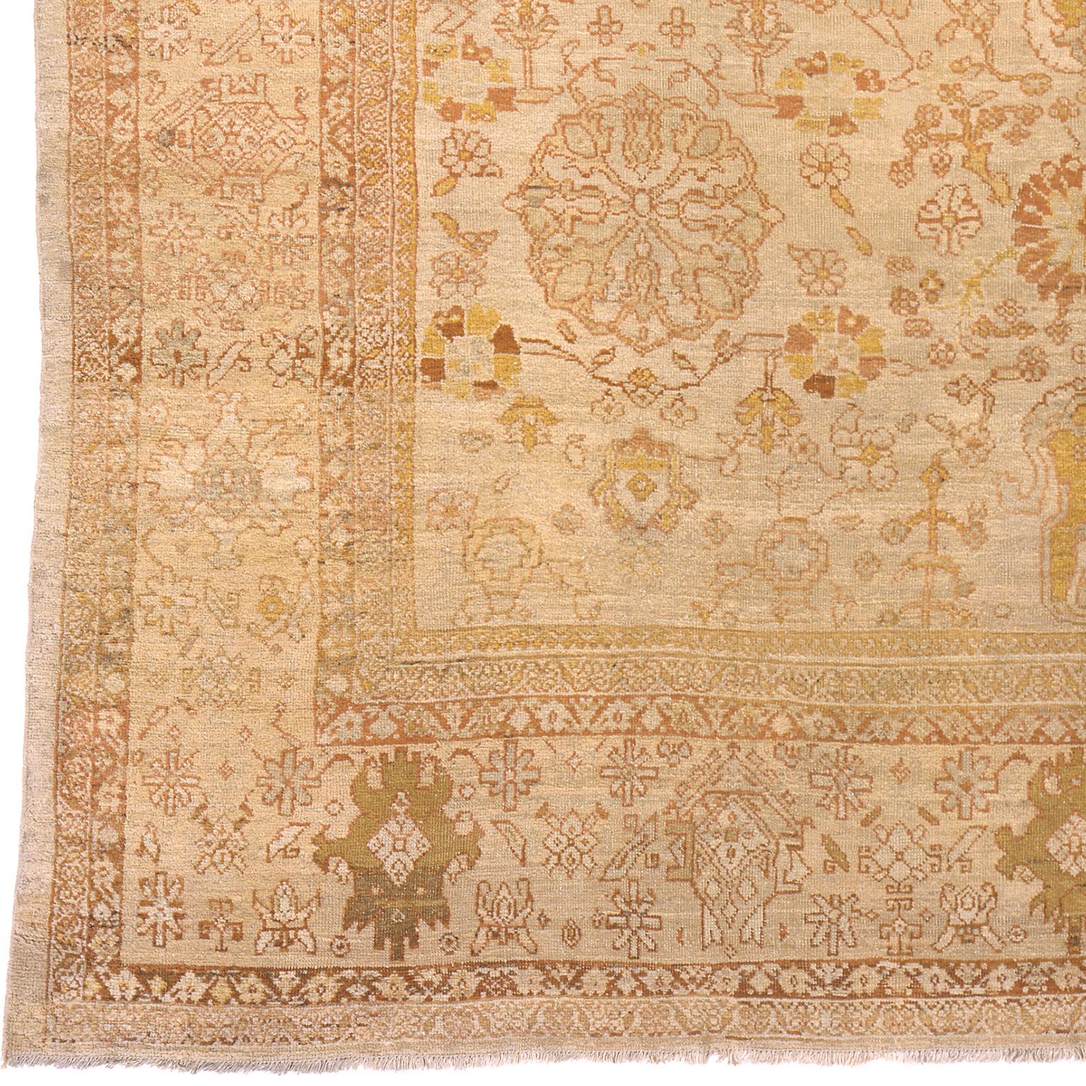 Antiker persischer Ziegler Sultanabad-Teppich
Persien, um 1880
Handgewebt.
     