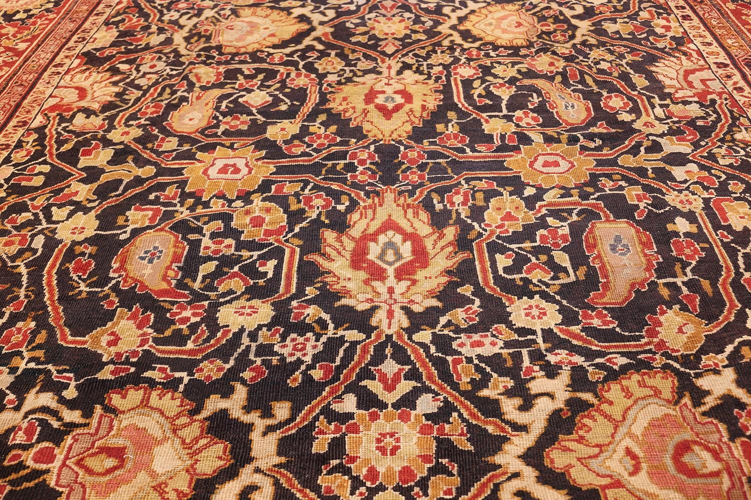 Prächtiger und beeindruckender schwarz-roter antiker persischer Ziegler-Sultanabad-Teppich, Herkunft: Persien, ca. Ende des 19. Jahrhunderts - Ziegler Sultanabad Teppiche haben einen besonderen Platz in der Teppichgeschichte und sind eine elegante