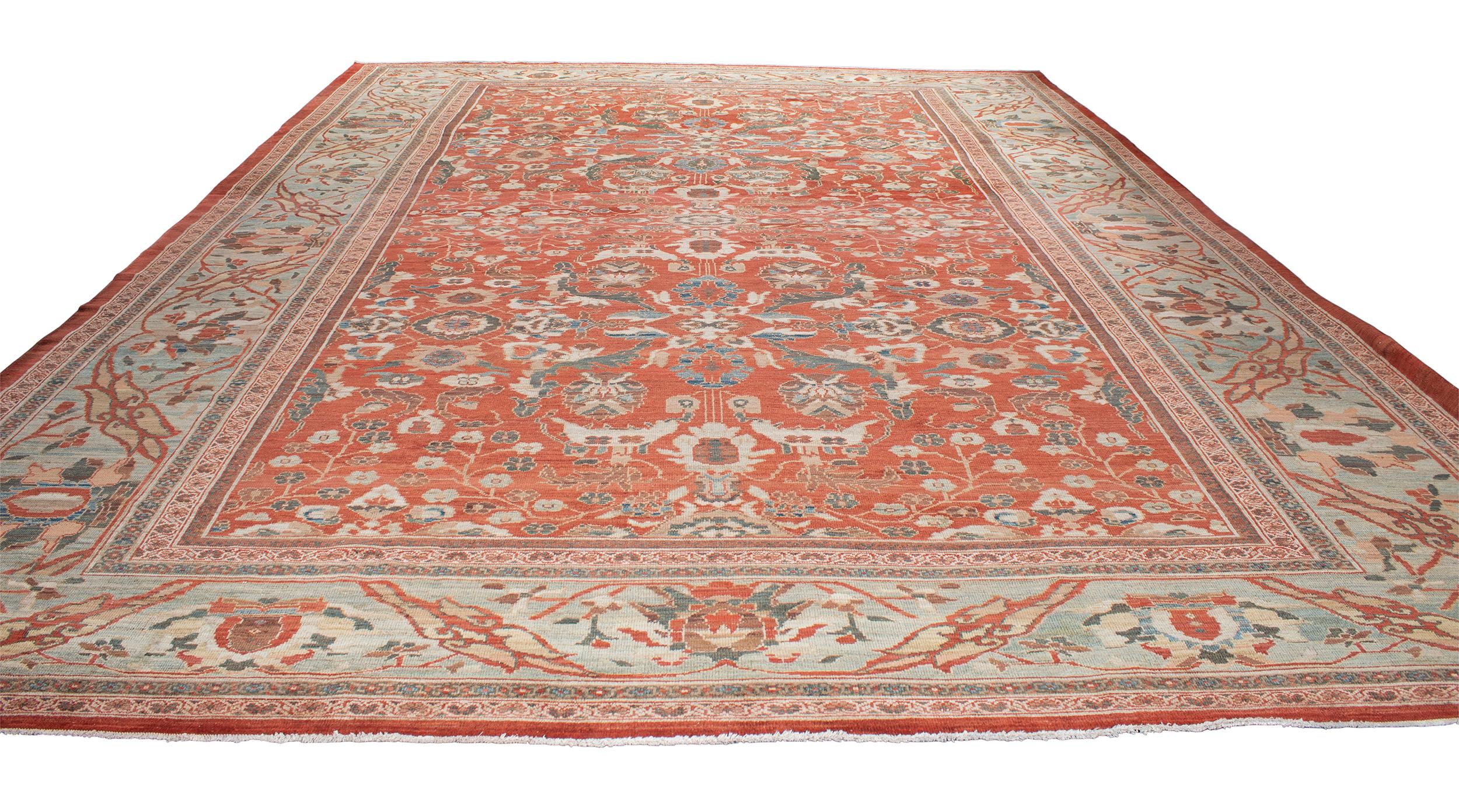 Antique Persian Ziegler Sultanabad Rug In Good Condition In New York, NY