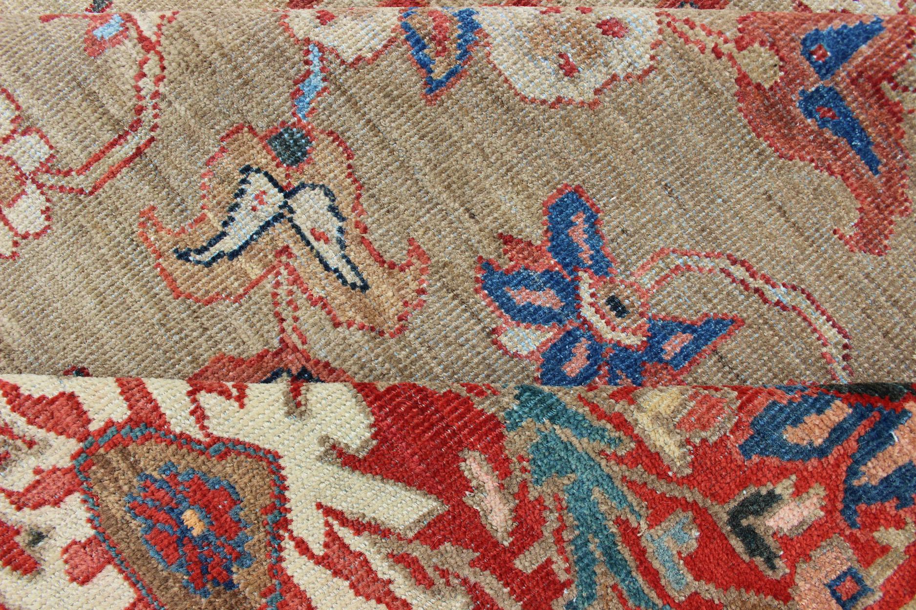 Grand tapis persan ancien Ziegler Sultanabad avec fond brun clair et bordure rouge en vente 5