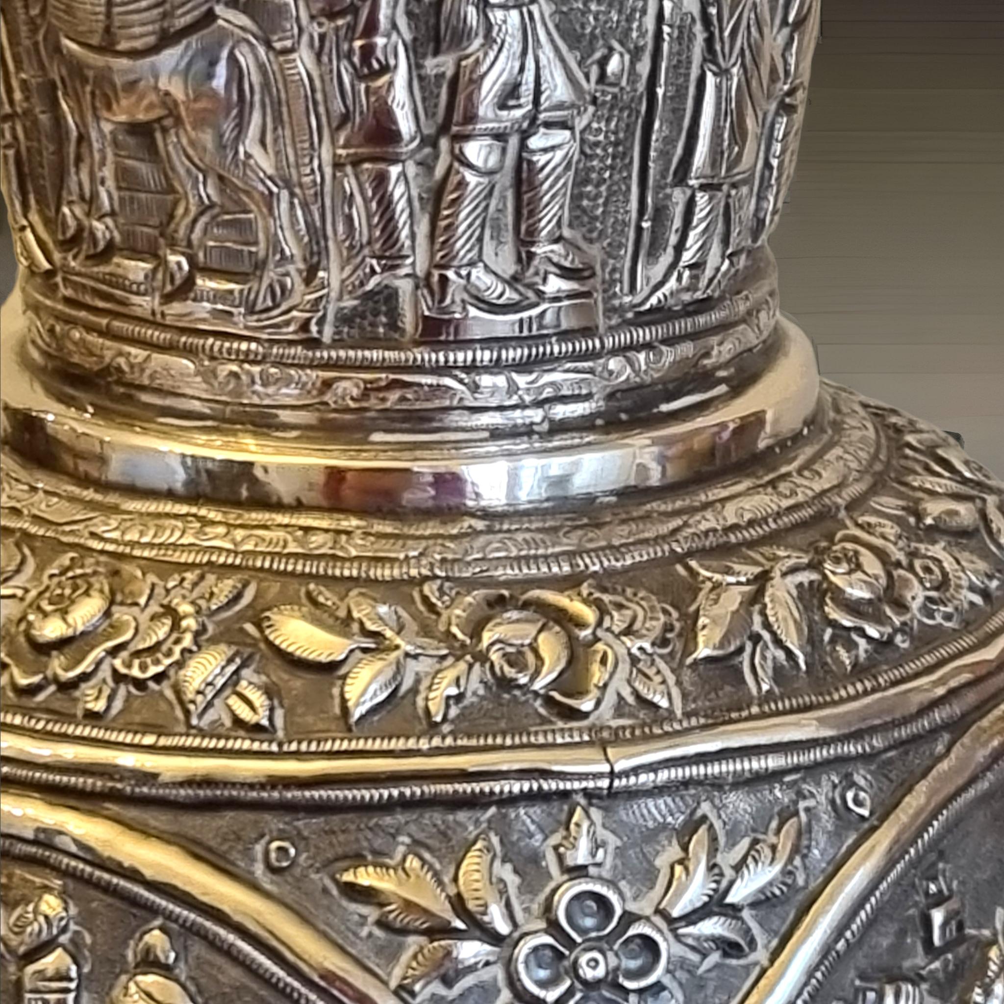 Vase en argent antique persan Zoroastrian Parsi Parsee « Muktad », 1900 État moyen - En vente à OVIEDO, AS