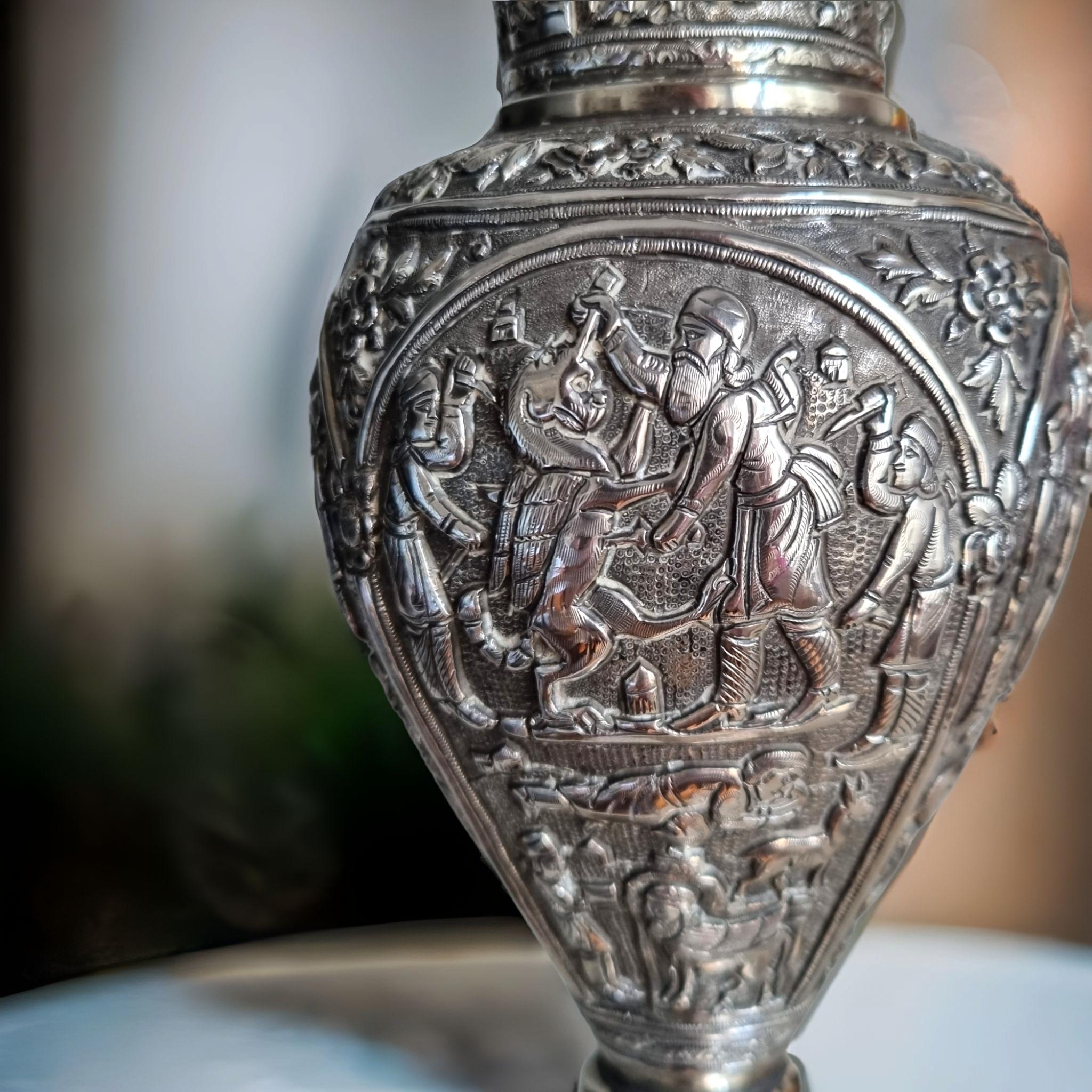 Vase en argent antique persan Zoroastrian Parsi Parsee « Muktad », 1900 en vente 1