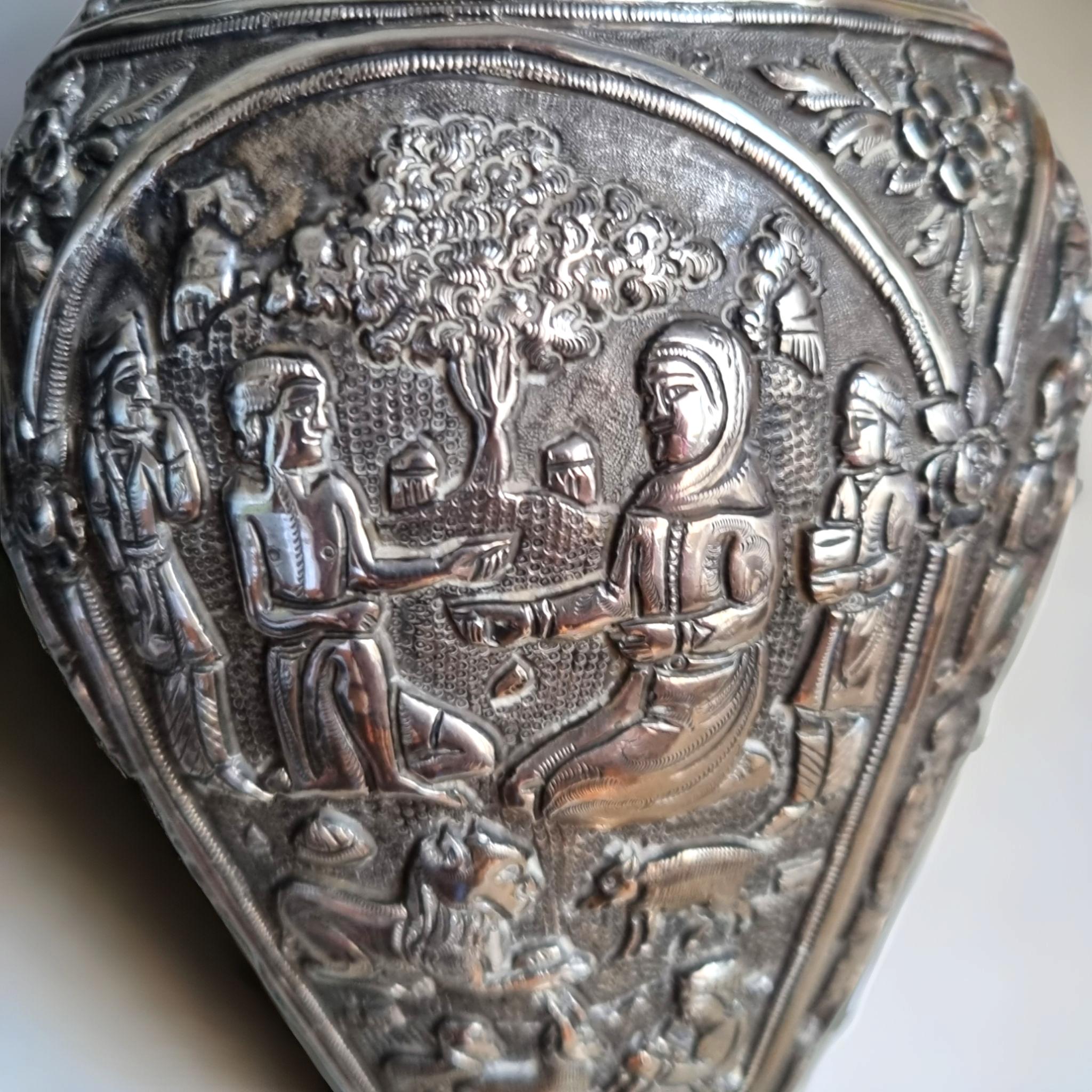 Vase en argent antique persan Zoroastrian Parsi Parsee « Muktad », 1900 en vente 4