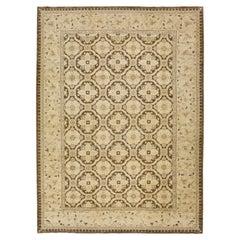 Antiker, handgefertigter, beigefarbener, antiker Peshawar-Wollteppich in Allover-Design