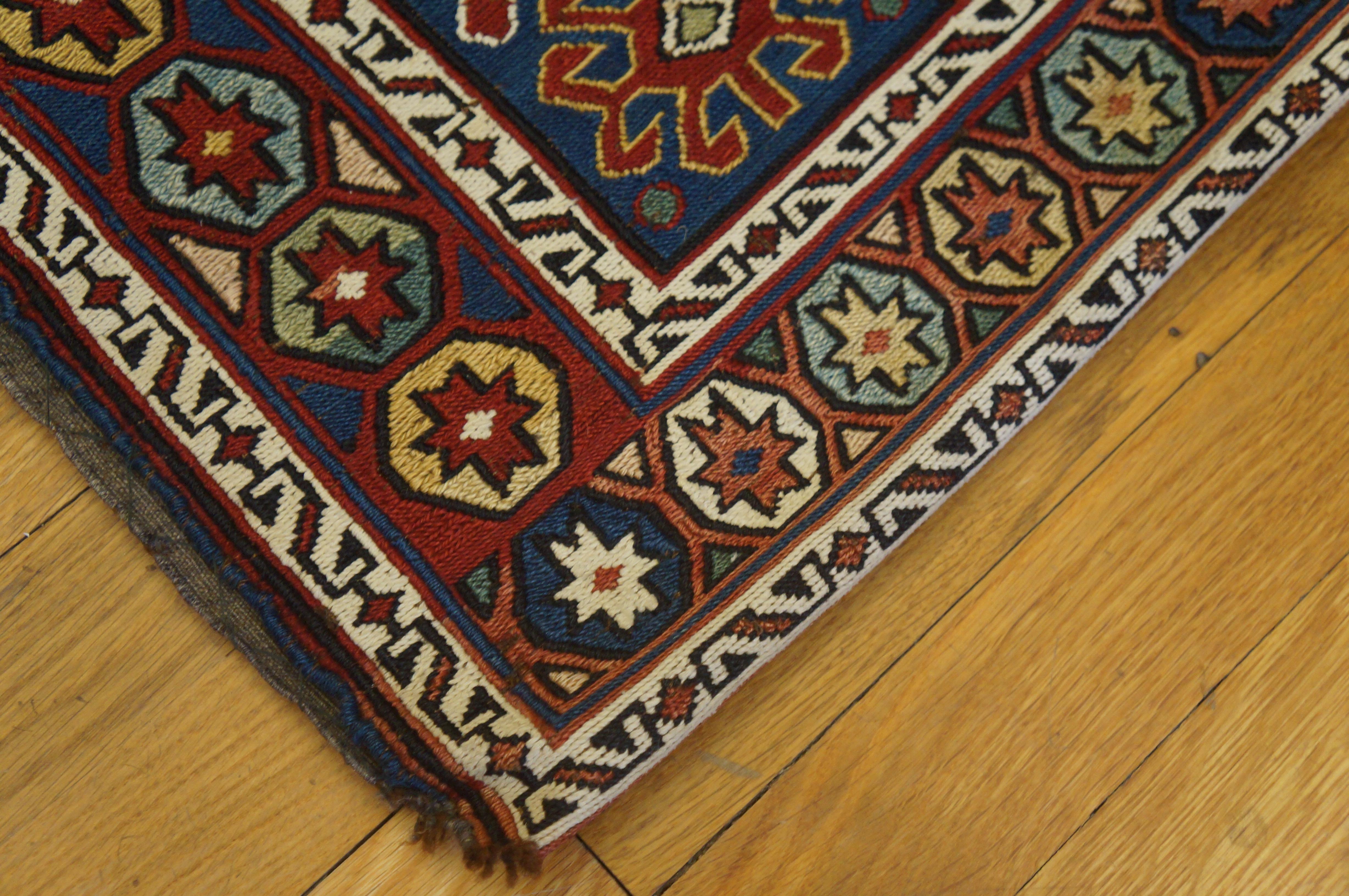 Antiker persischer Soumak-Teppich (Handgeknüpft) im Angebot