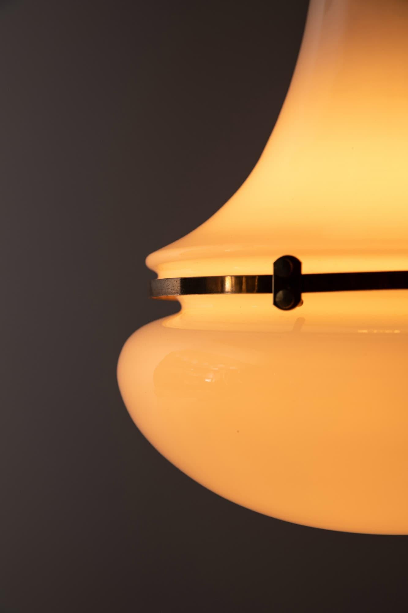 Vetro Antica lampada a sospensione in vetro opalino Peter Behrens Siemens Luzette, C.C. 1920 in vendita