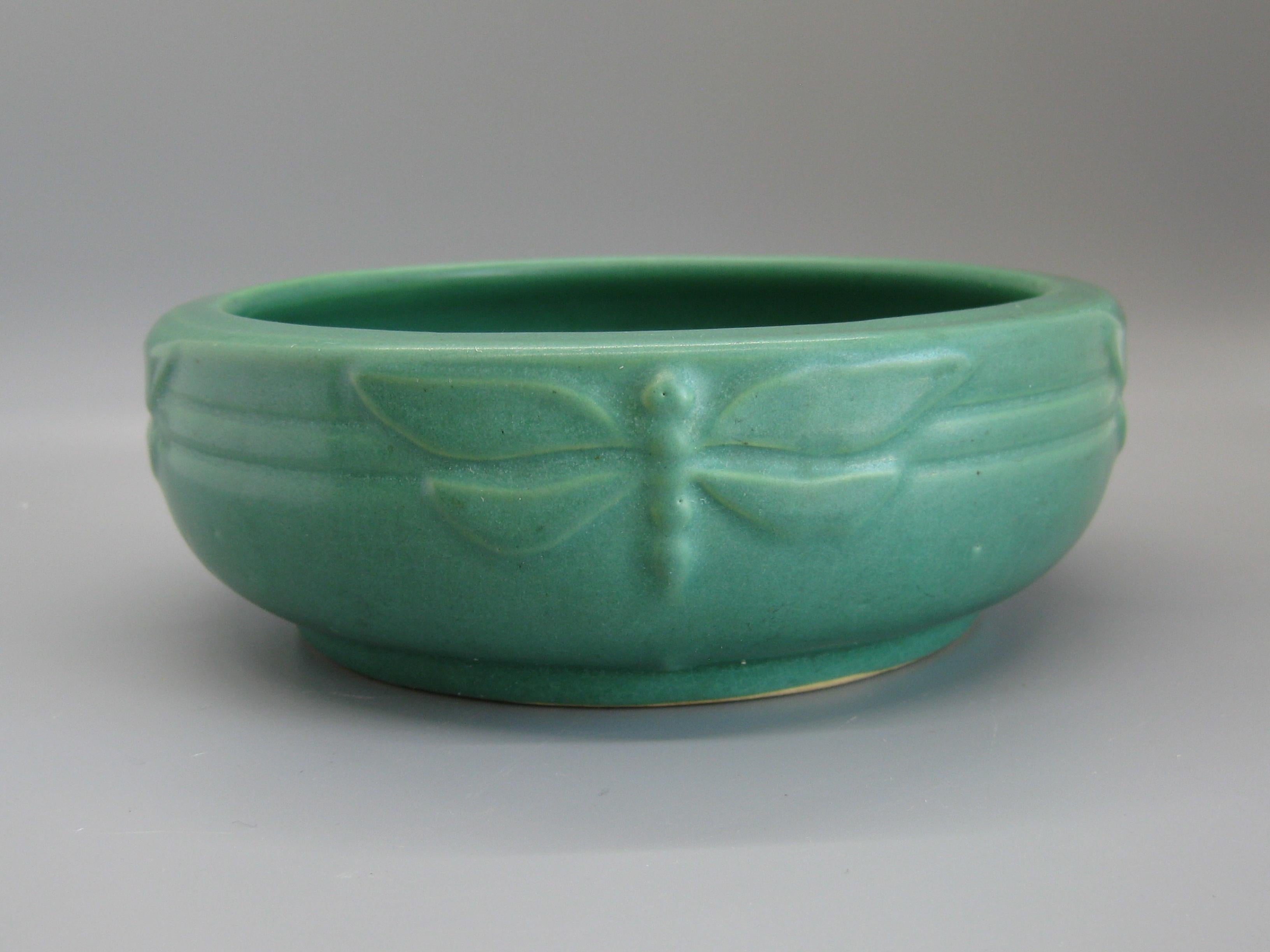 20ième siècle Bol en poterie d'art ancien Peters & Reed Zanesville Arts & Crafts en forme de libellule verte