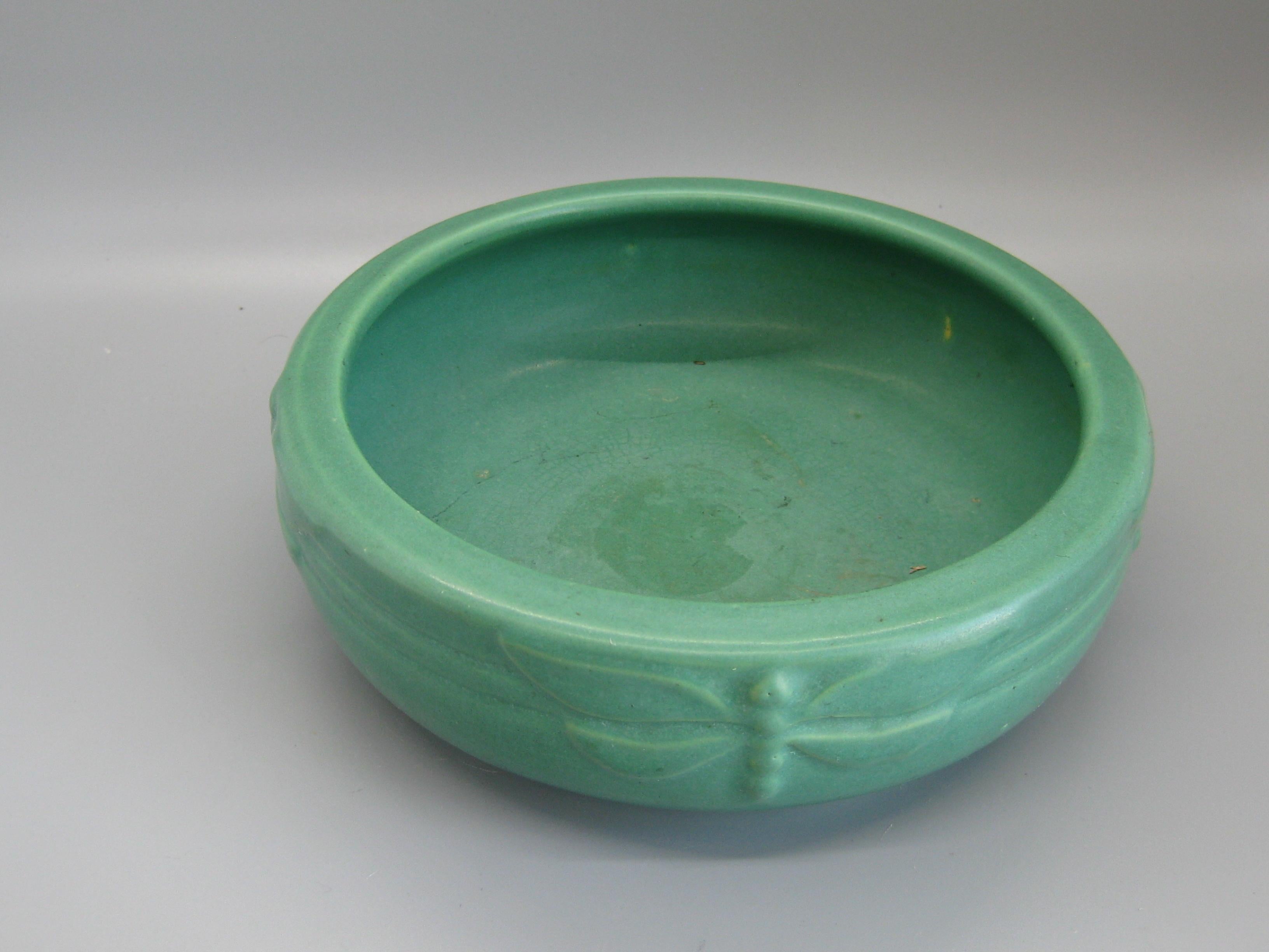 Poteries Bol en poterie d'art ancien Peters & Reed Zanesville Arts & Crafts en forme de libellule verte