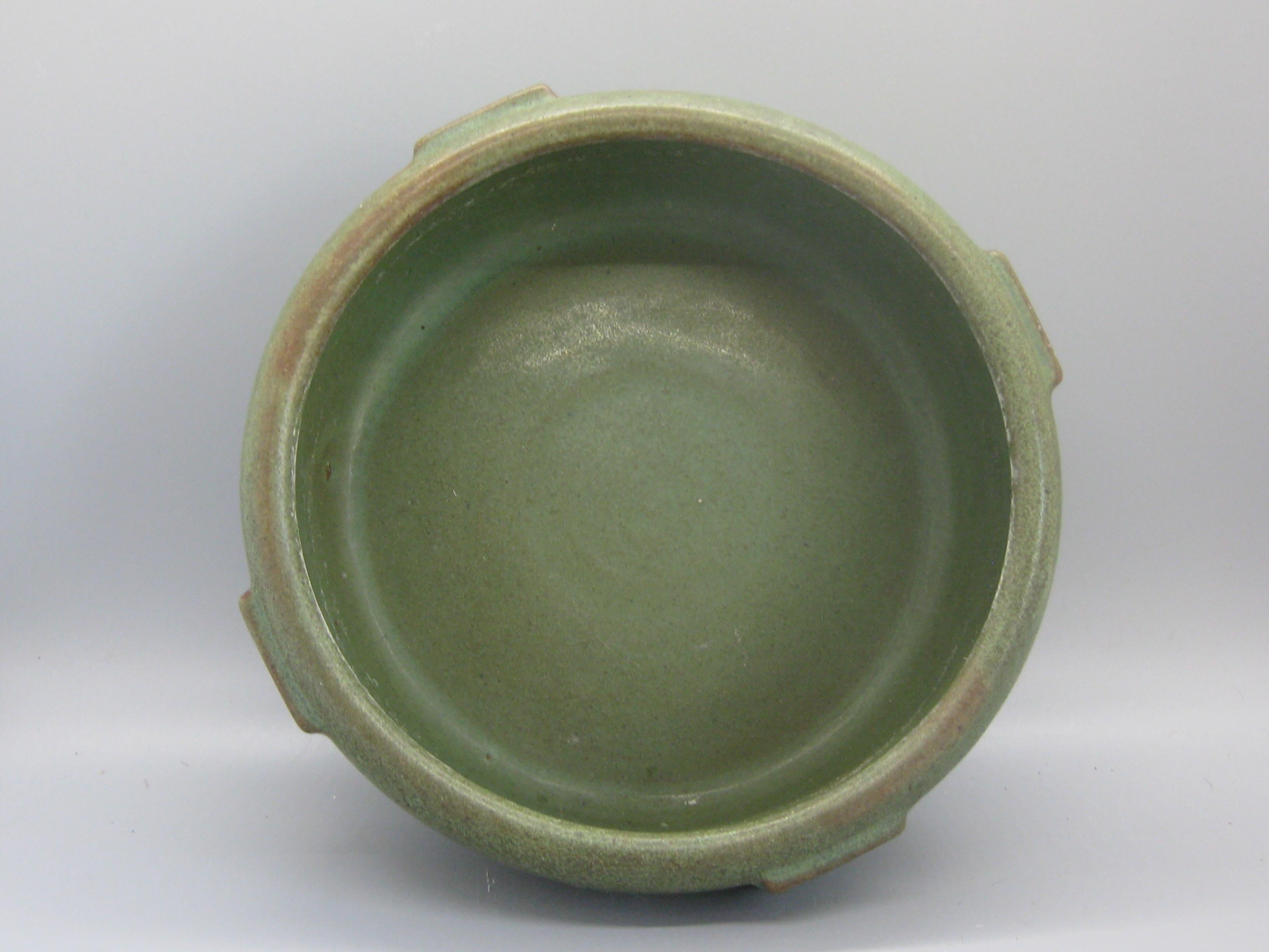 Antique Peters & Reed Zanesville Arts & Crafts Matte Green Art Pottery Bowl Vase For Sale 3