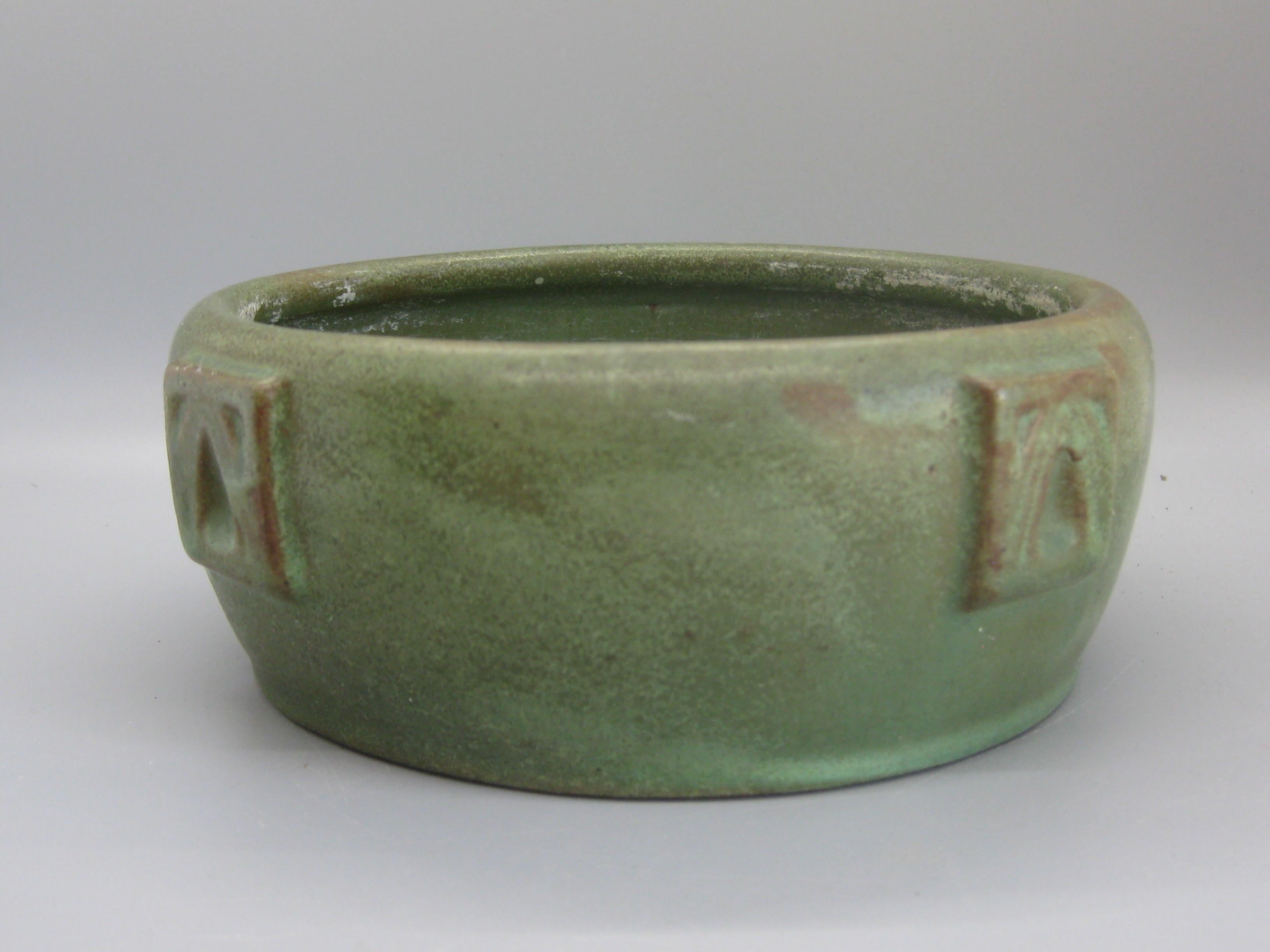 Poteries Vase bol ancien en poterie d'art vert mat Peters & Reed de Zanesville Arts & Crafts en vente