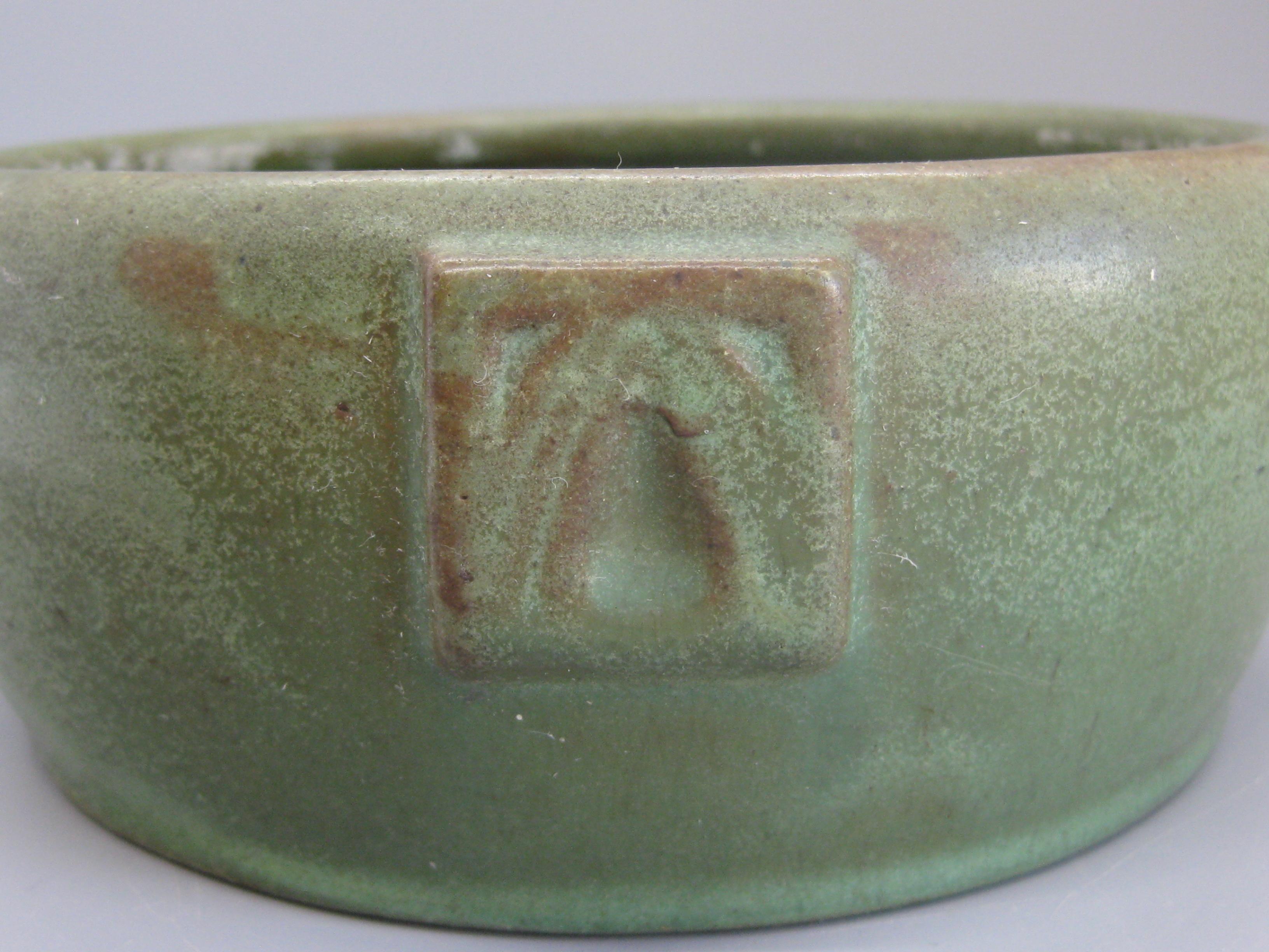 Vase bol ancien en poterie d'art vert mat Peters & Reed de Zanesville Arts & Crafts en vente 2