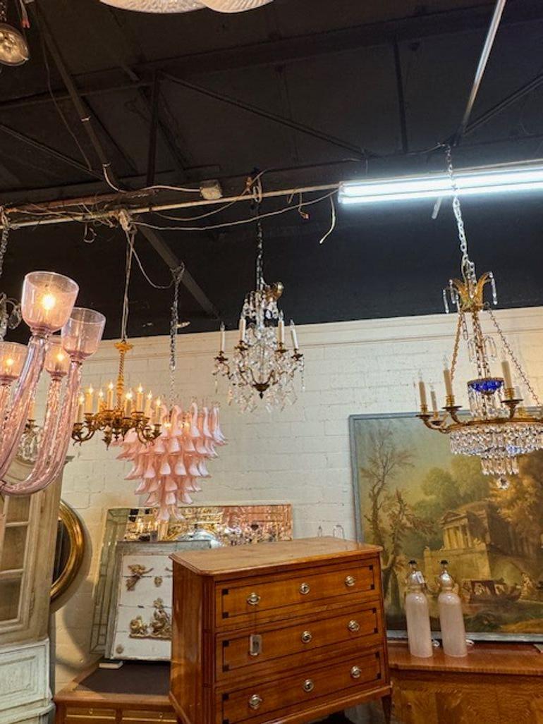 Francese Lampadario antico Petite in bronzo e cristallo in vendita