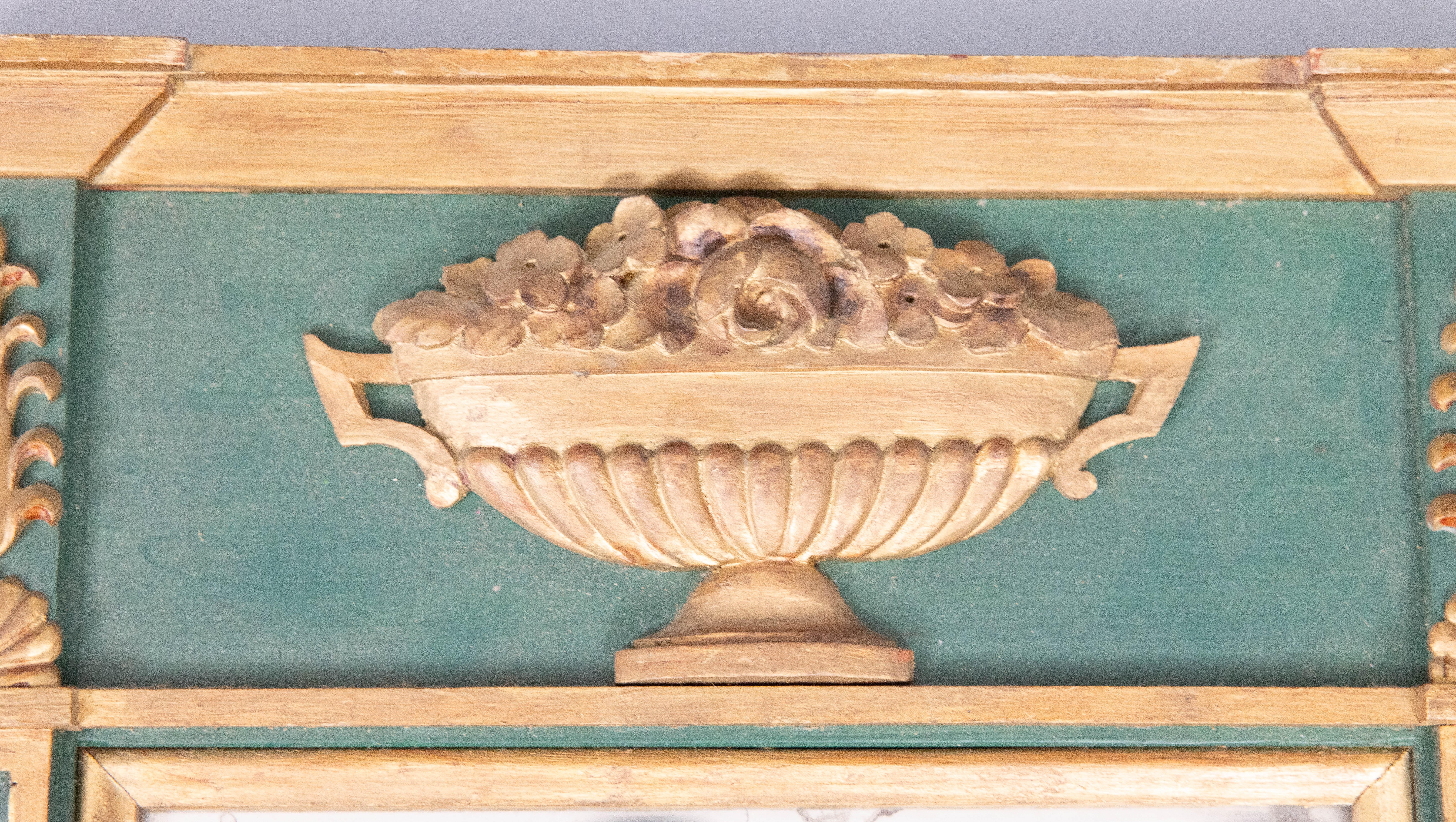 Pequeño espejo tabernáculo de madera dorada del renacimiento francés, circa 1900 Tallado a mano en venta