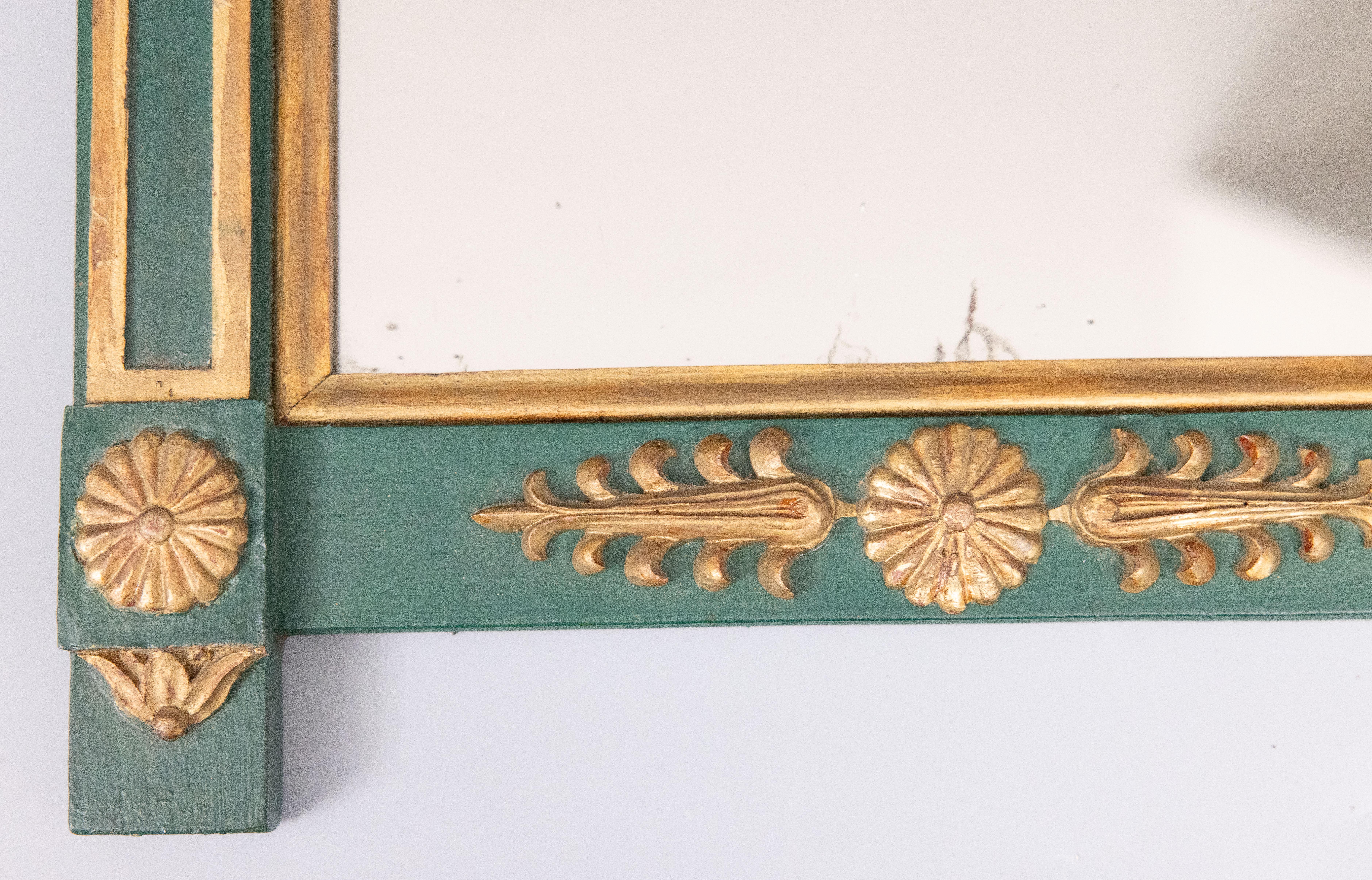 Pequeño espejo tabernáculo de madera dorada del renacimiento francés, circa 1900 en Bueno estado para la venta en Pearland, TX