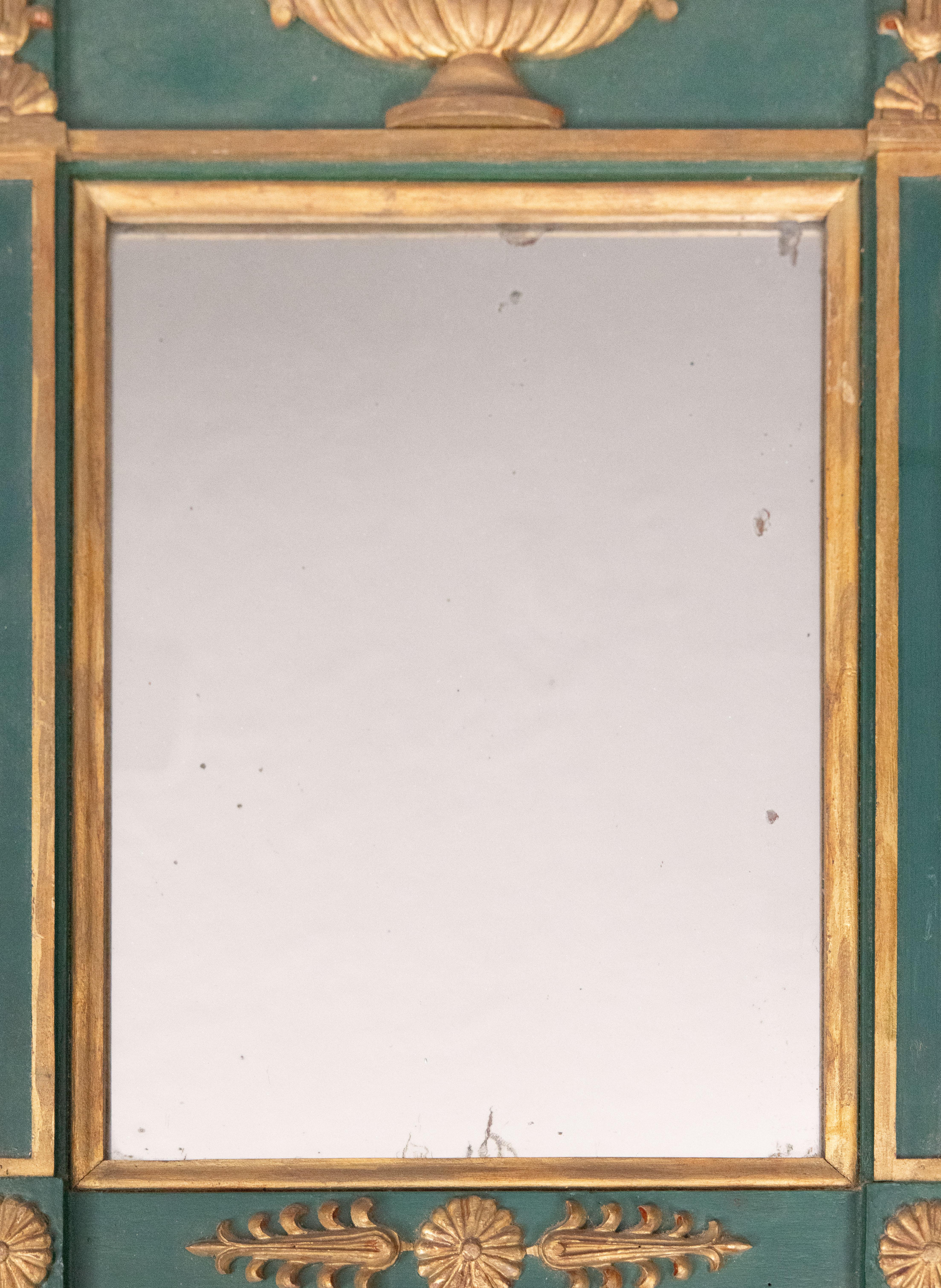 Pequeño espejo tabernáculo de madera dorada del renacimiento francés, circa 1900 principios del siglo XX en venta