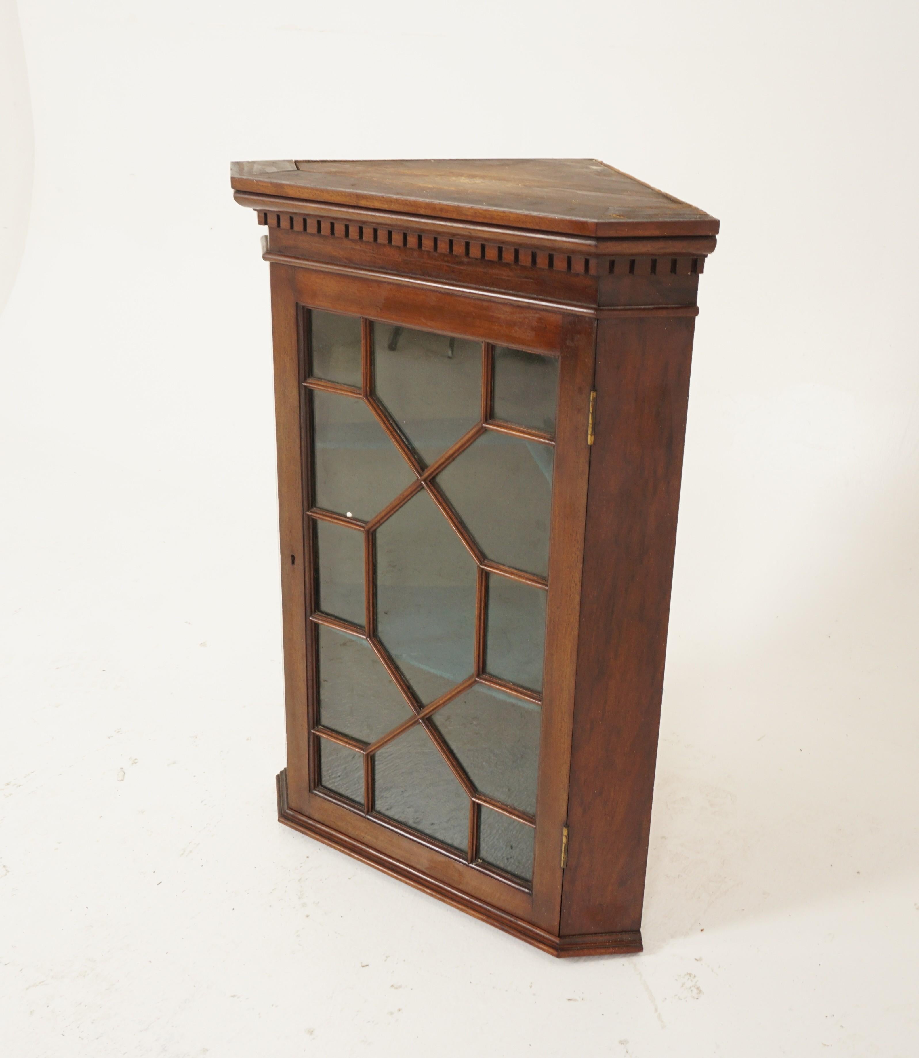 Antique petite walnut hanging corner display cabinet, Scotland 1890, B2654

Scotland 1890
Solid walnut
Original finish
Dentil cornice on top
Featuring 13 pane original glass door which opens to reveal 2 lined shelves
With original lock but no
