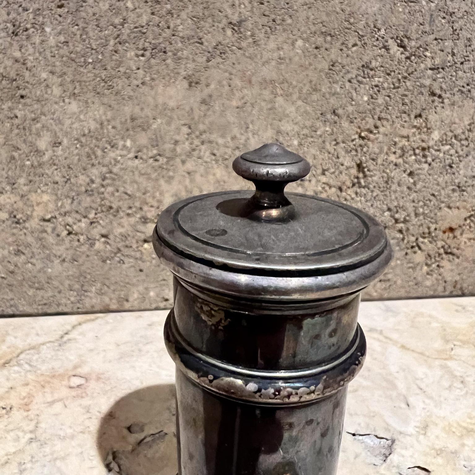 Antique Peugeot Frères Pepper Grinder Silver Plated In Fair Condition For Sale In Chula Vista, CA