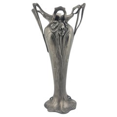 Vase ancien en étain Art Nouveau Etain Femme Fleurs