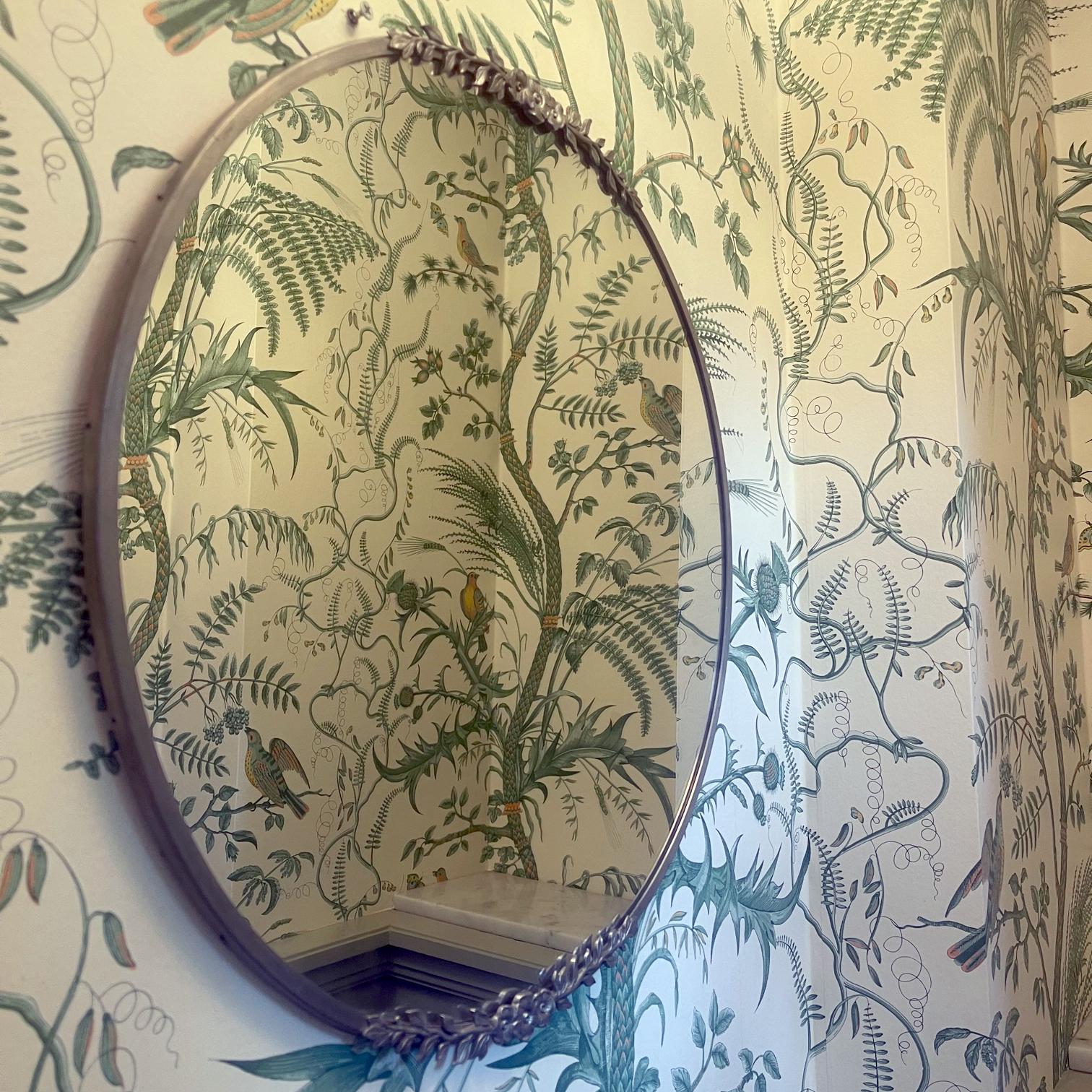 Antiker Zinnspiegel, Dekoration mit Blättern und Blumen, Schweden 1920er Jahre (Schwedisch) im Angebot