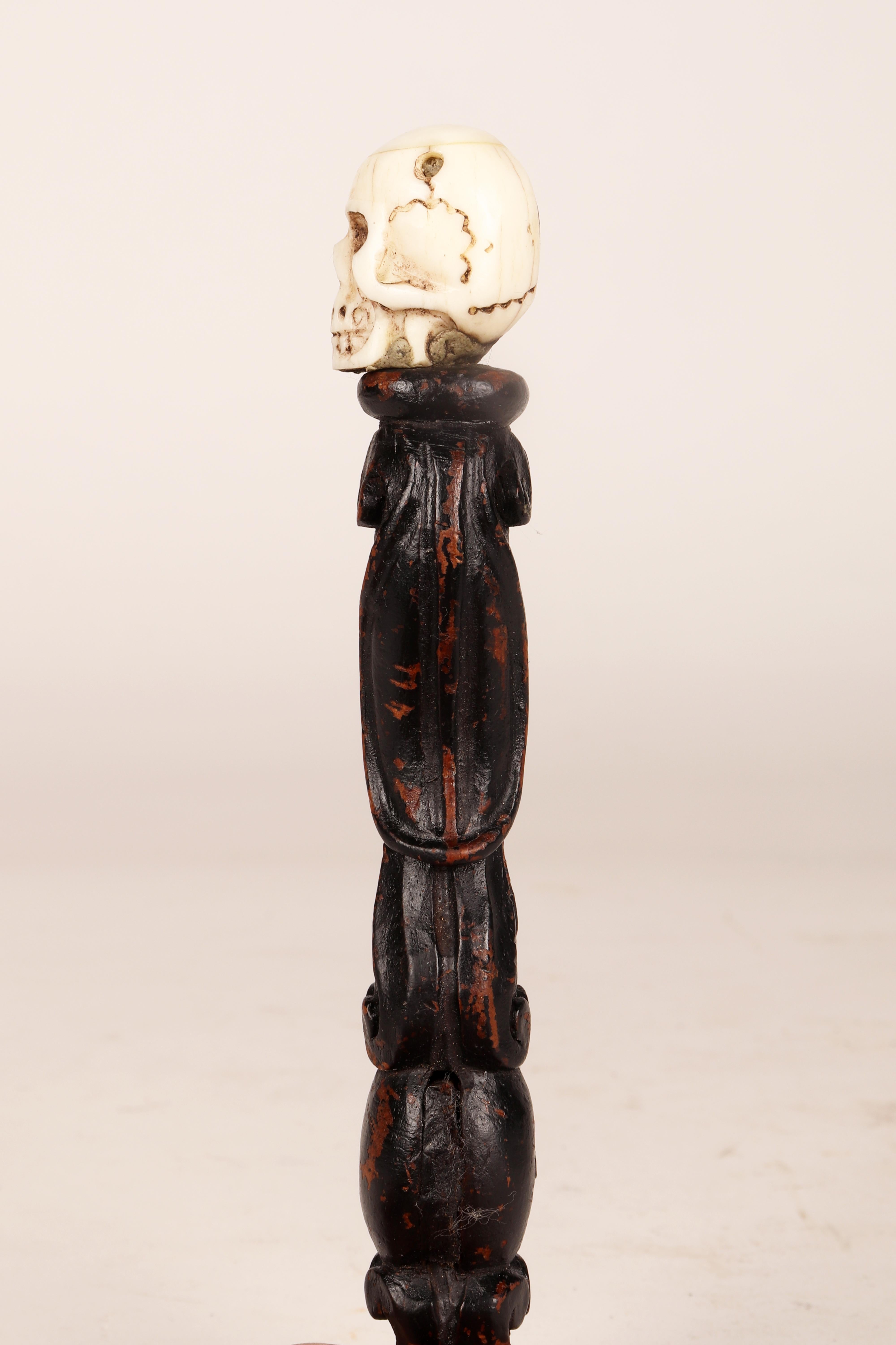 Antique pharmacy corkscrew, with stag horn skull-shaped knob, Italy 1880s. In Good Condition In Milan, IT