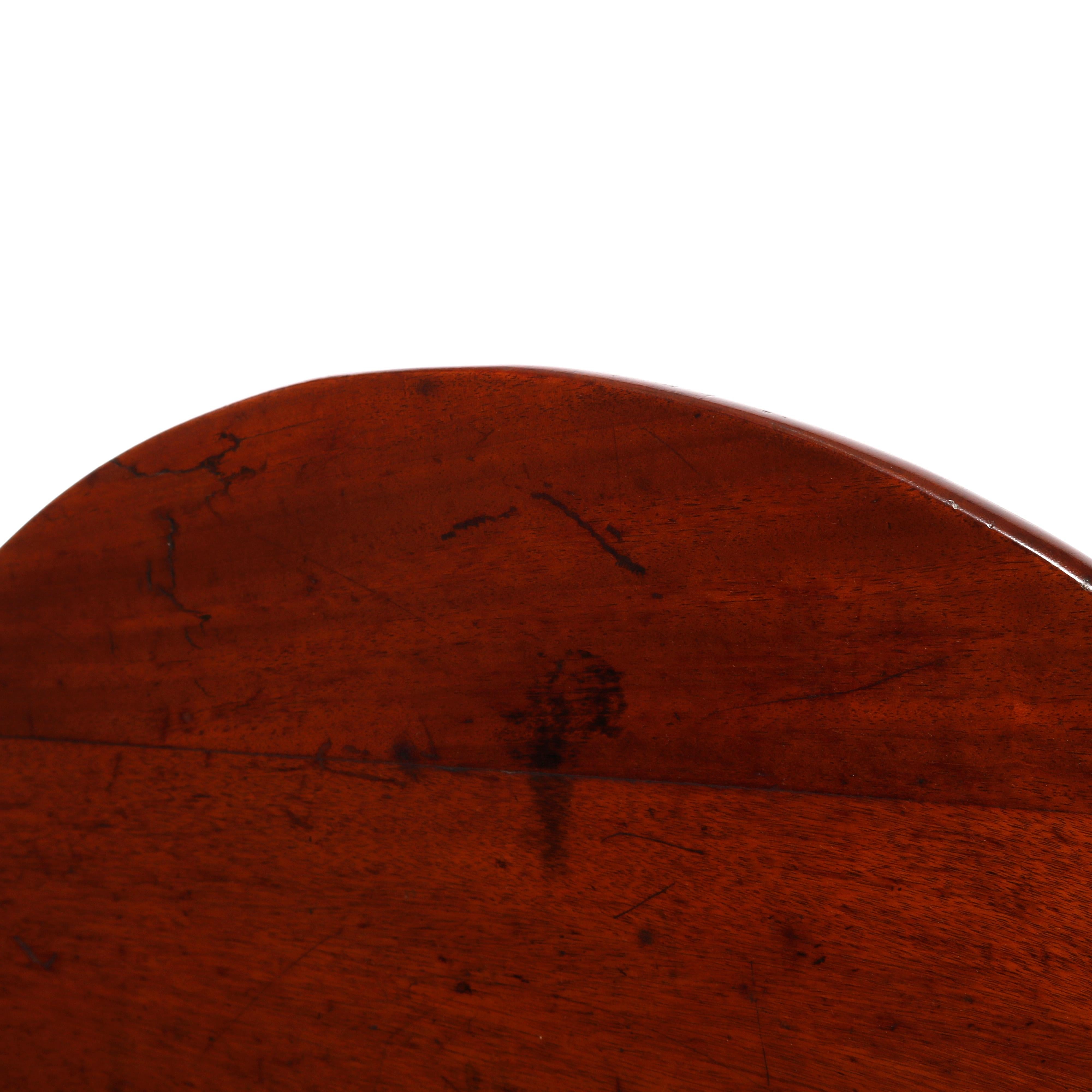 Antique Philadelphia Queen Anne Walnut Tilt Top Table, Circa 1760 In Good Condition For Sale In Big Flats, NY