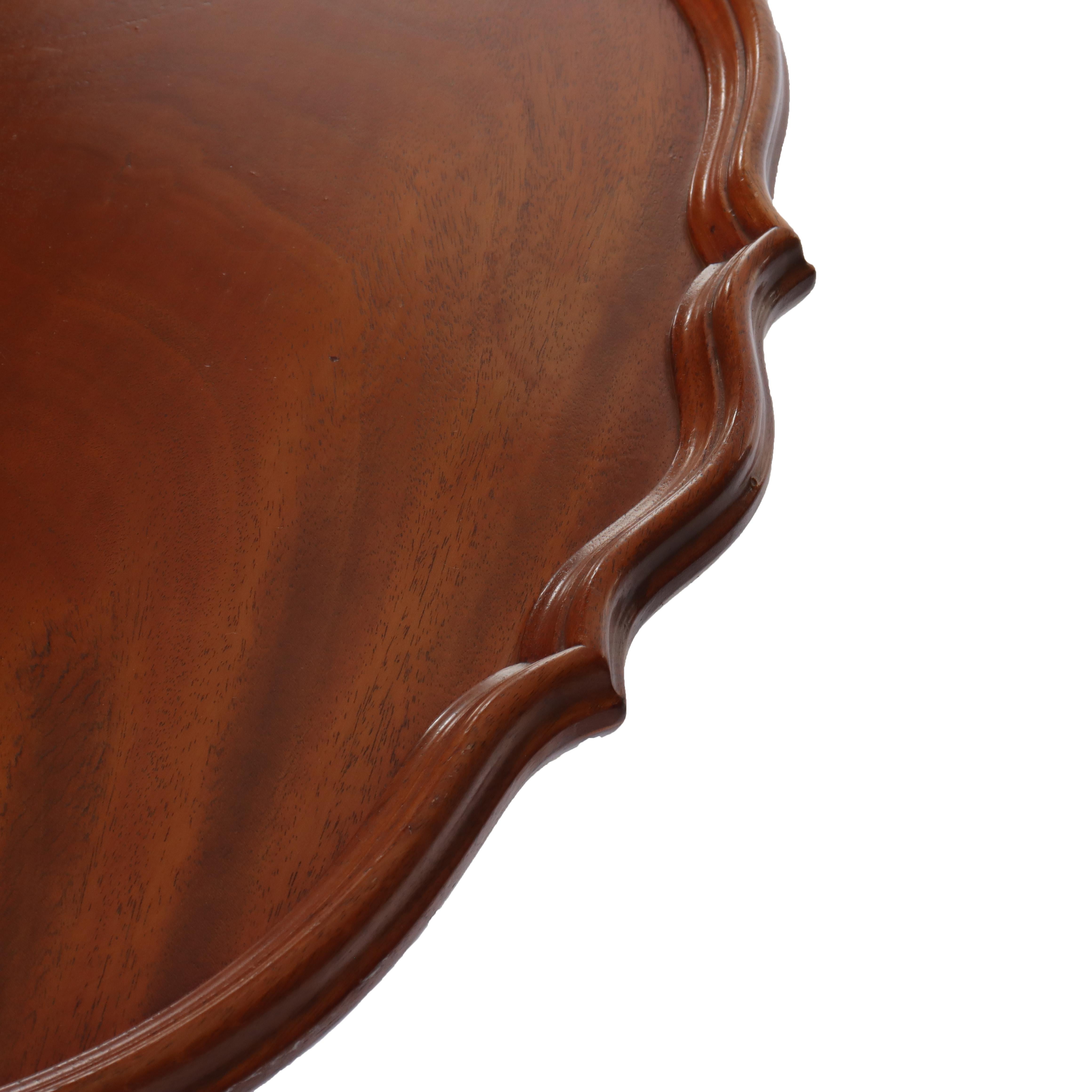 Ancien support à croûte de tarte en acajou de l'école de Philadelphie Chippendale c1930 en vente 1