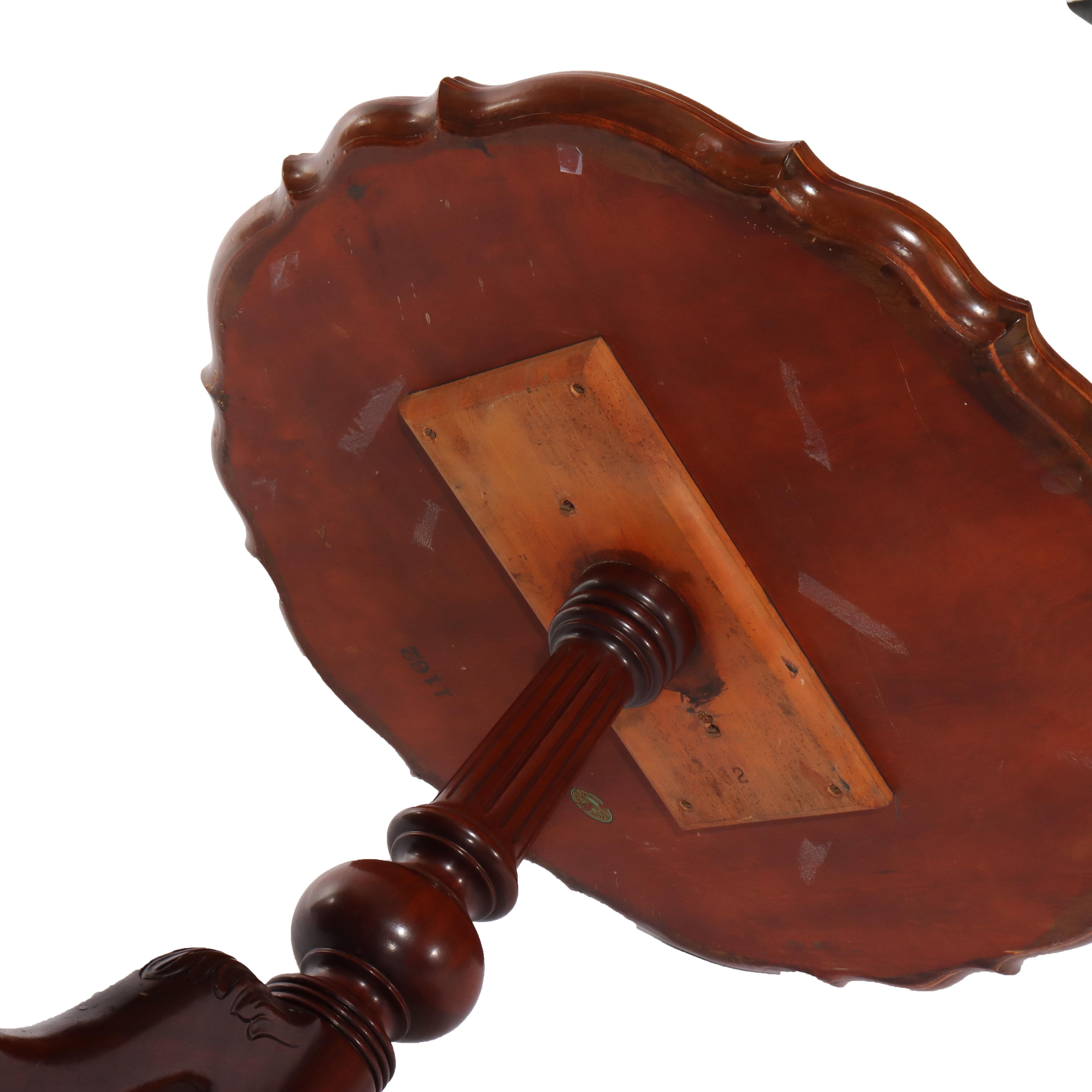 Ancien support à croûte de tarte en acajou de l'école de Philadelphie Chippendale c1930 en vente 3