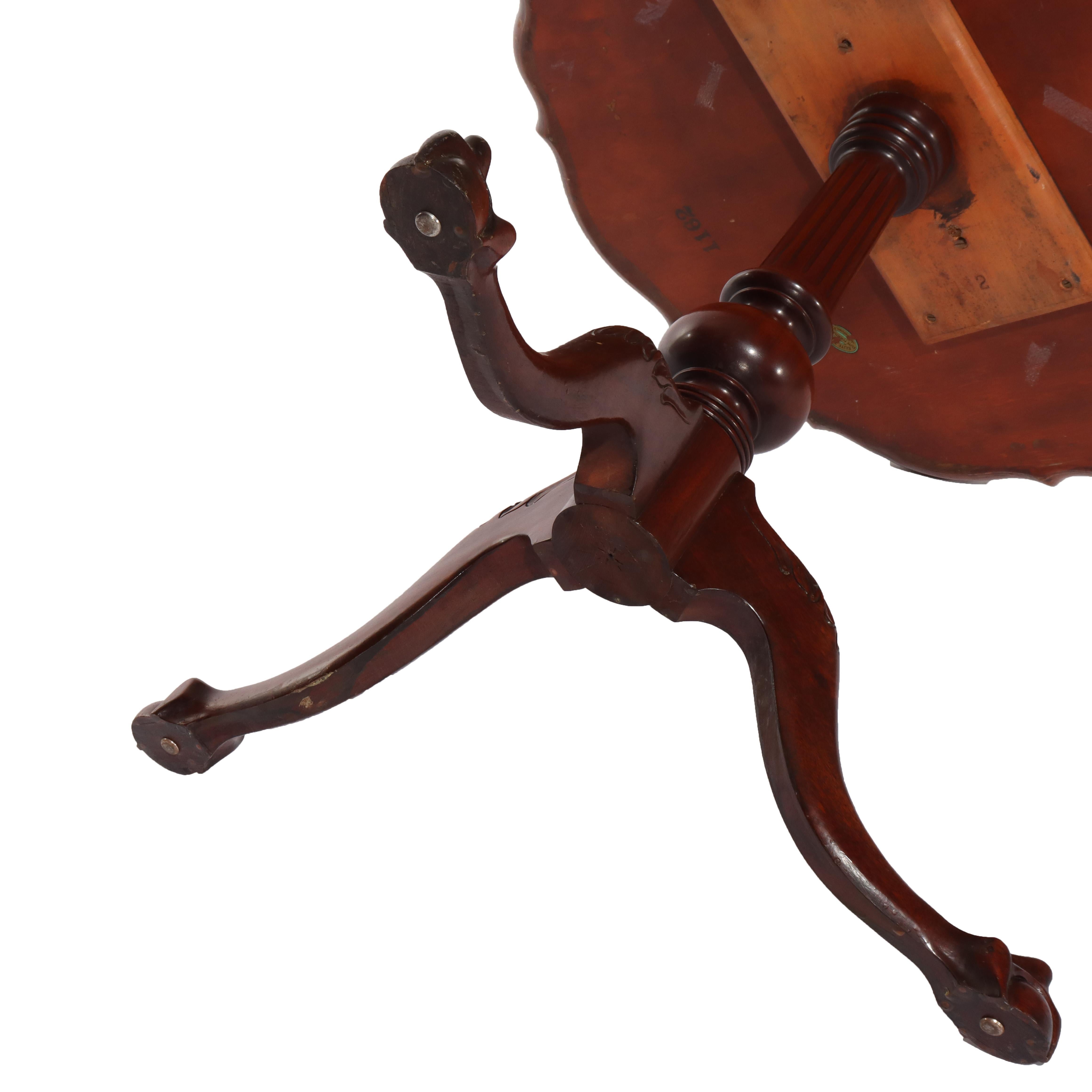 Ancien support à croûte de tarte en acajou de l'école de Philadelphie Chippendale c1930 en vente 4