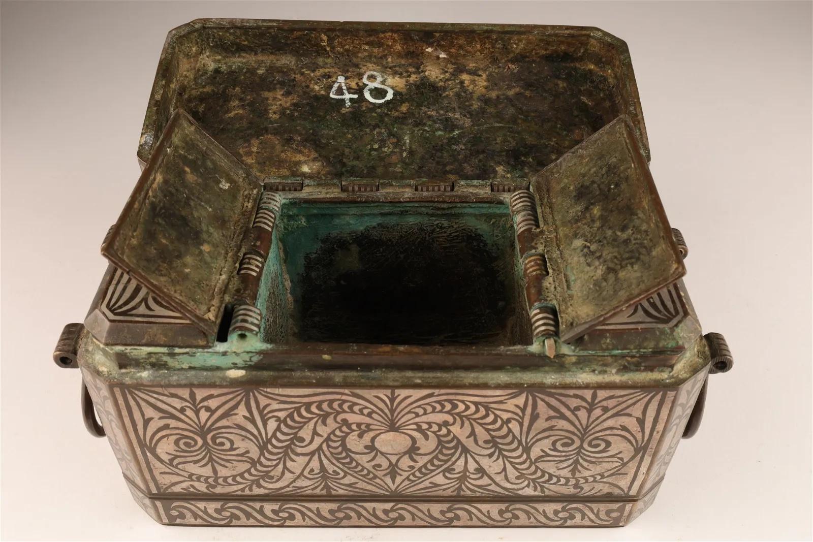 Antique Philippines Silver Inlay Betel Nut Box For Sale 3