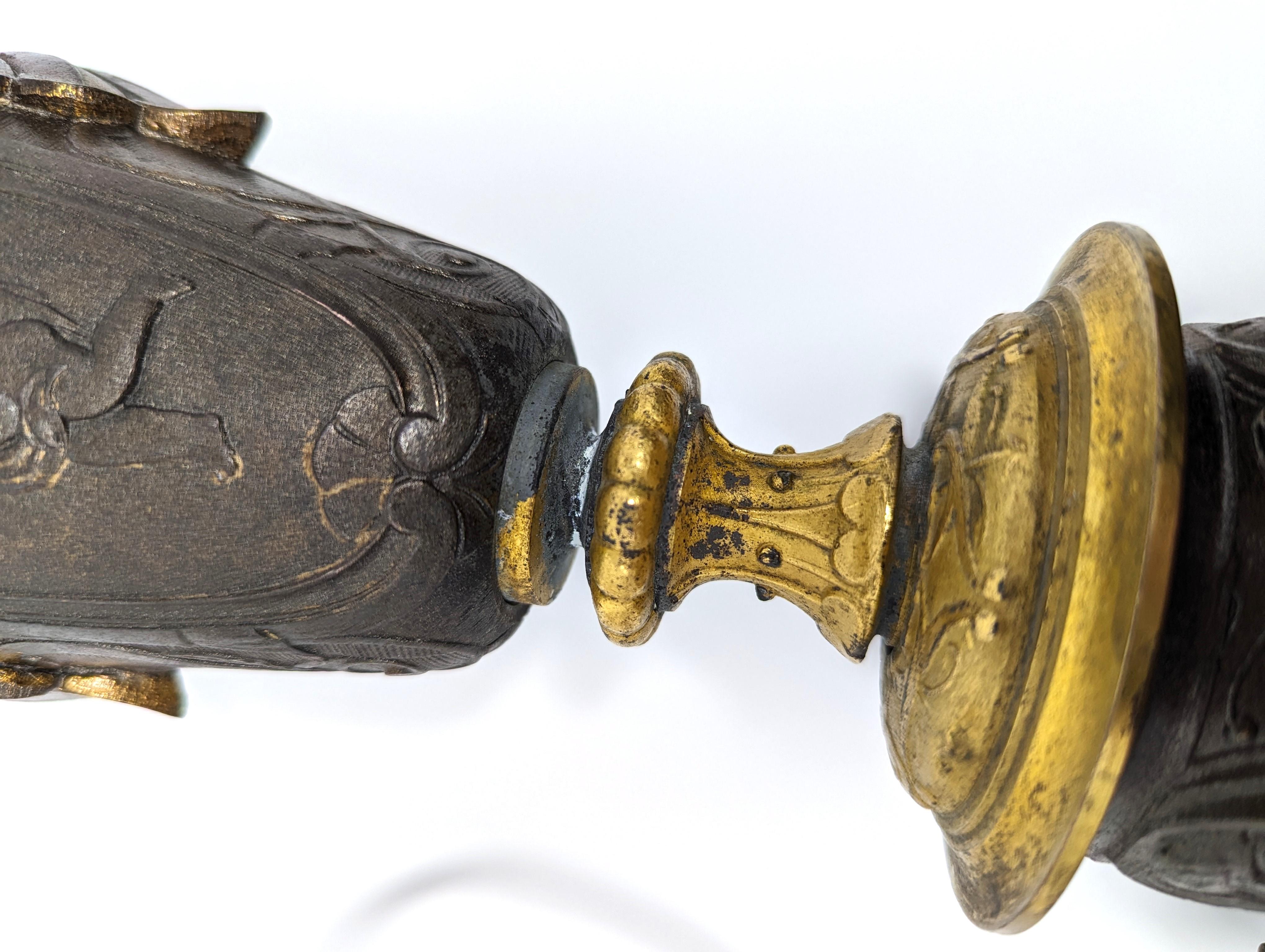Antike Phillipe H. Mourey-Lampe, vergoldete Bronze, Französisch, signiert, Putten und Käfer im Angebot 4