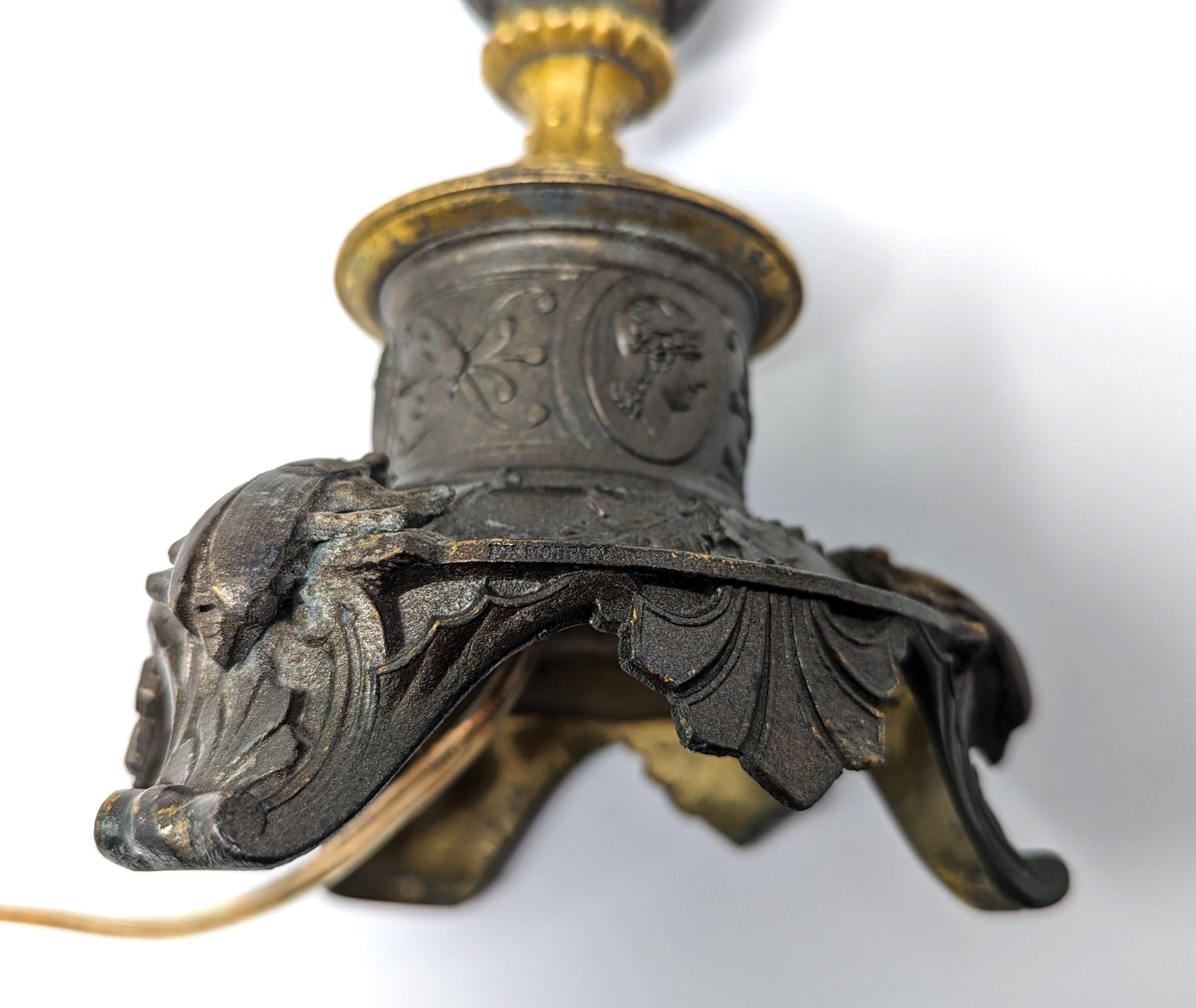 Antike Phillipe H. Mourey-Lampe, vergoldete Bronze, Französisch, signiert, Putten und Käfer im Angebot 5