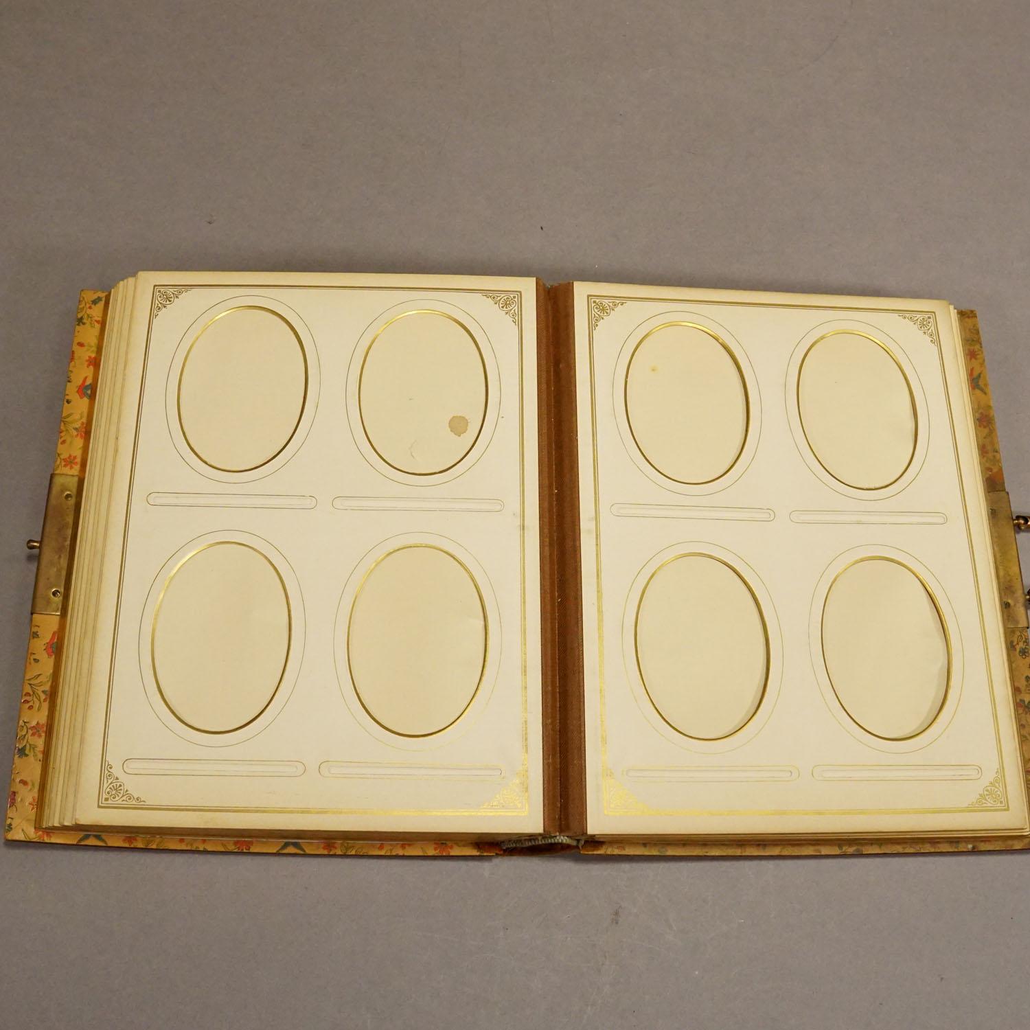 Antique Photo Album with Wooden Carved Cover, Brienz ca. 1900 For Sale 5