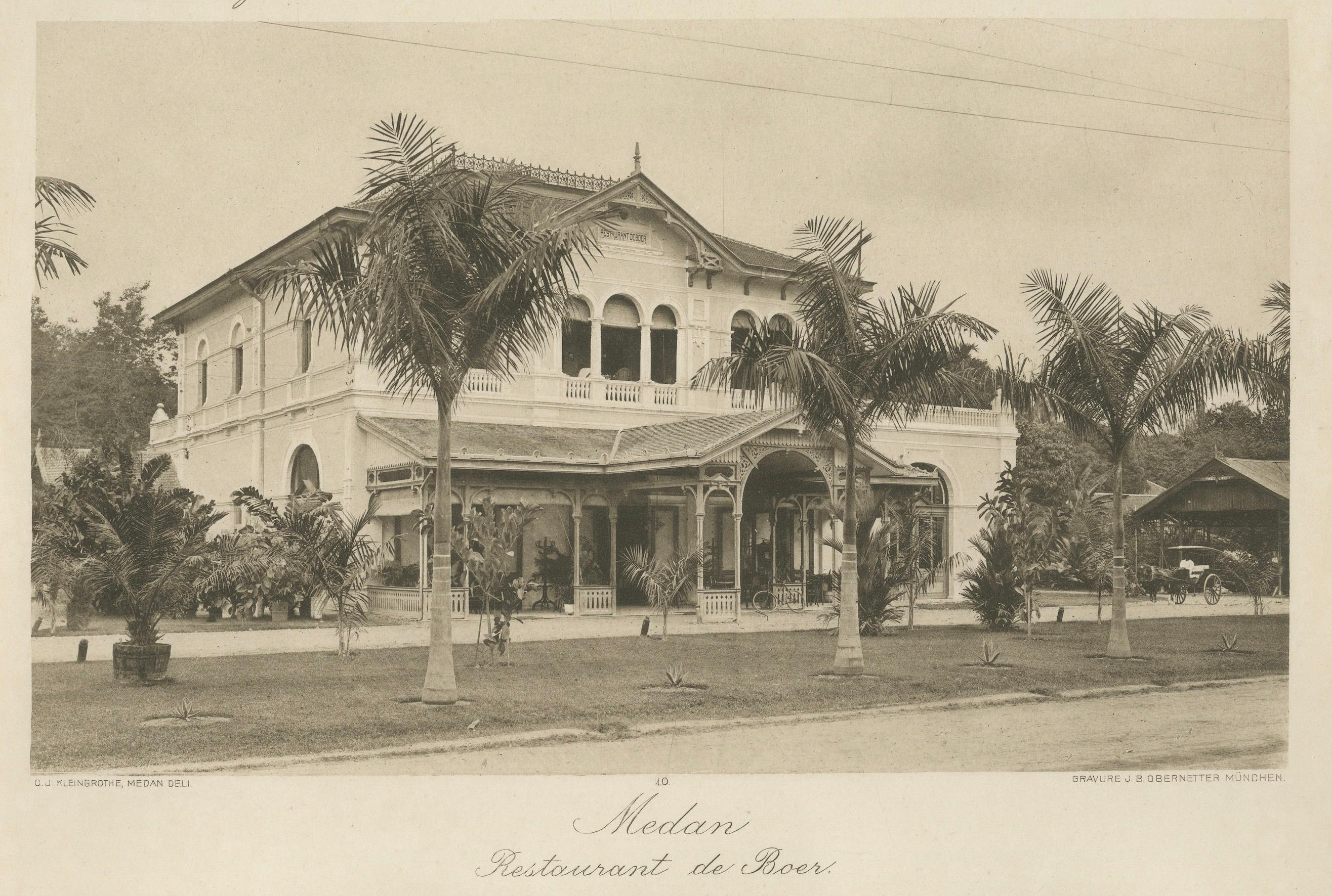 20ième siècle Photogravures anciennes du White Club de Medan et du Restaurant de Boer, Sumatra c.1900 en vente