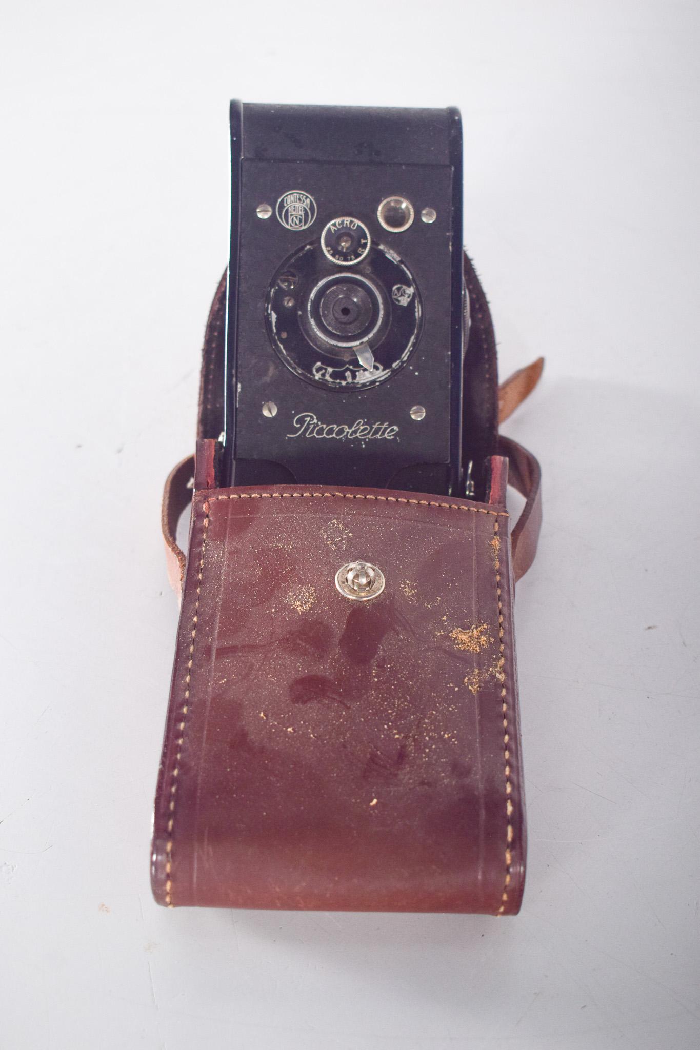 Mid-Century Modern Antique Piccolette Camera with Leather Case For Sale