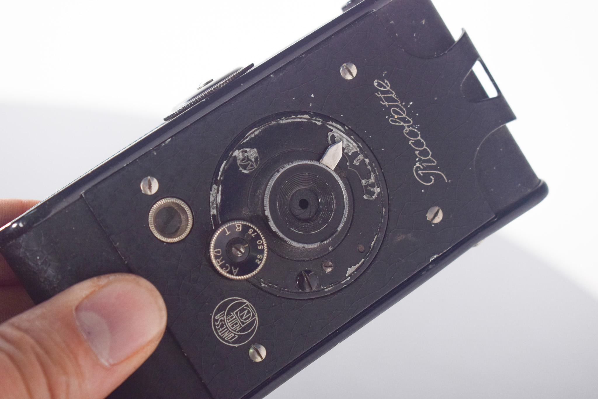 20th Century Antique Piccolette Camera with Leather Case For Sale