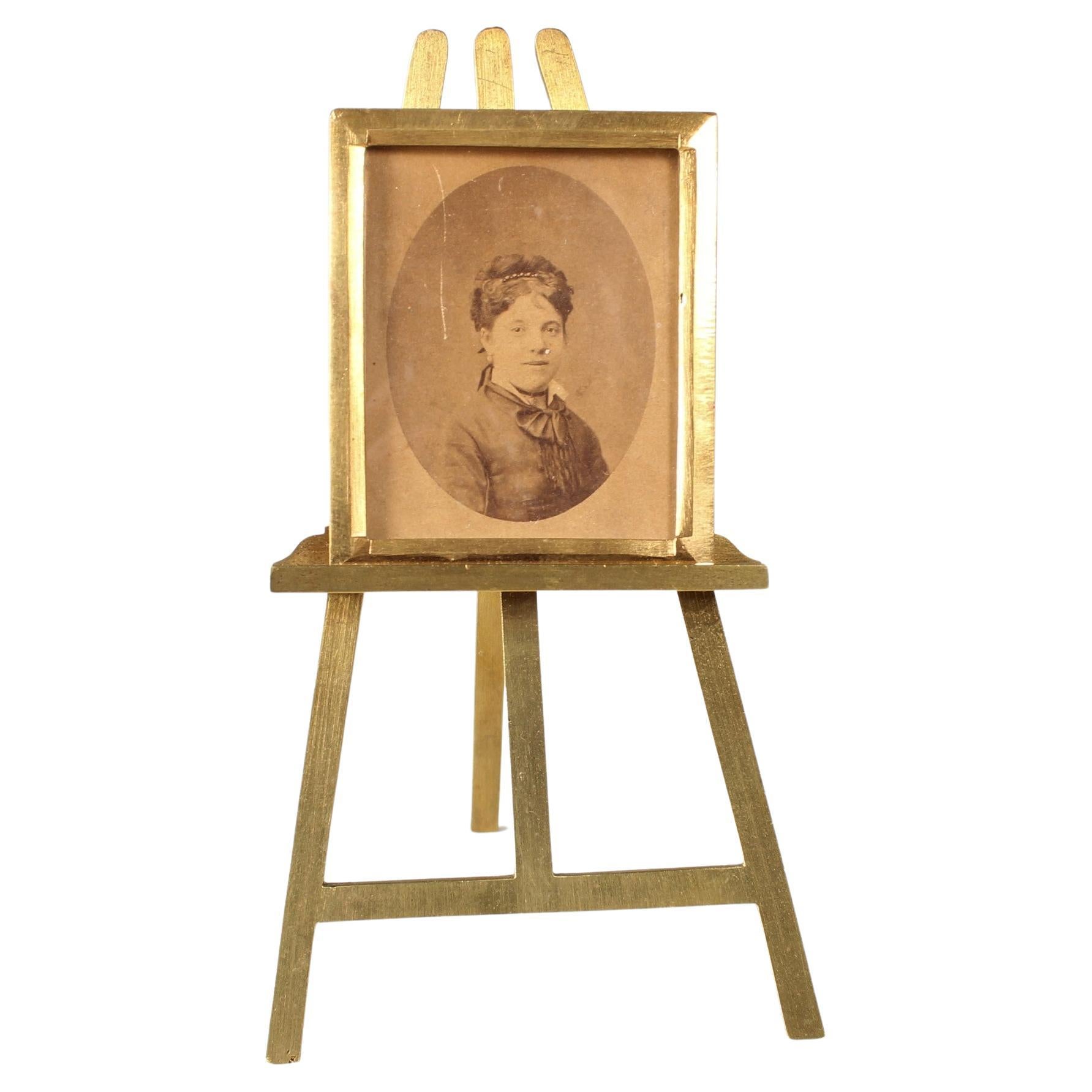 Cadre photo ancien, chevalet en laiton, fin du 19ème siècle, France en vente