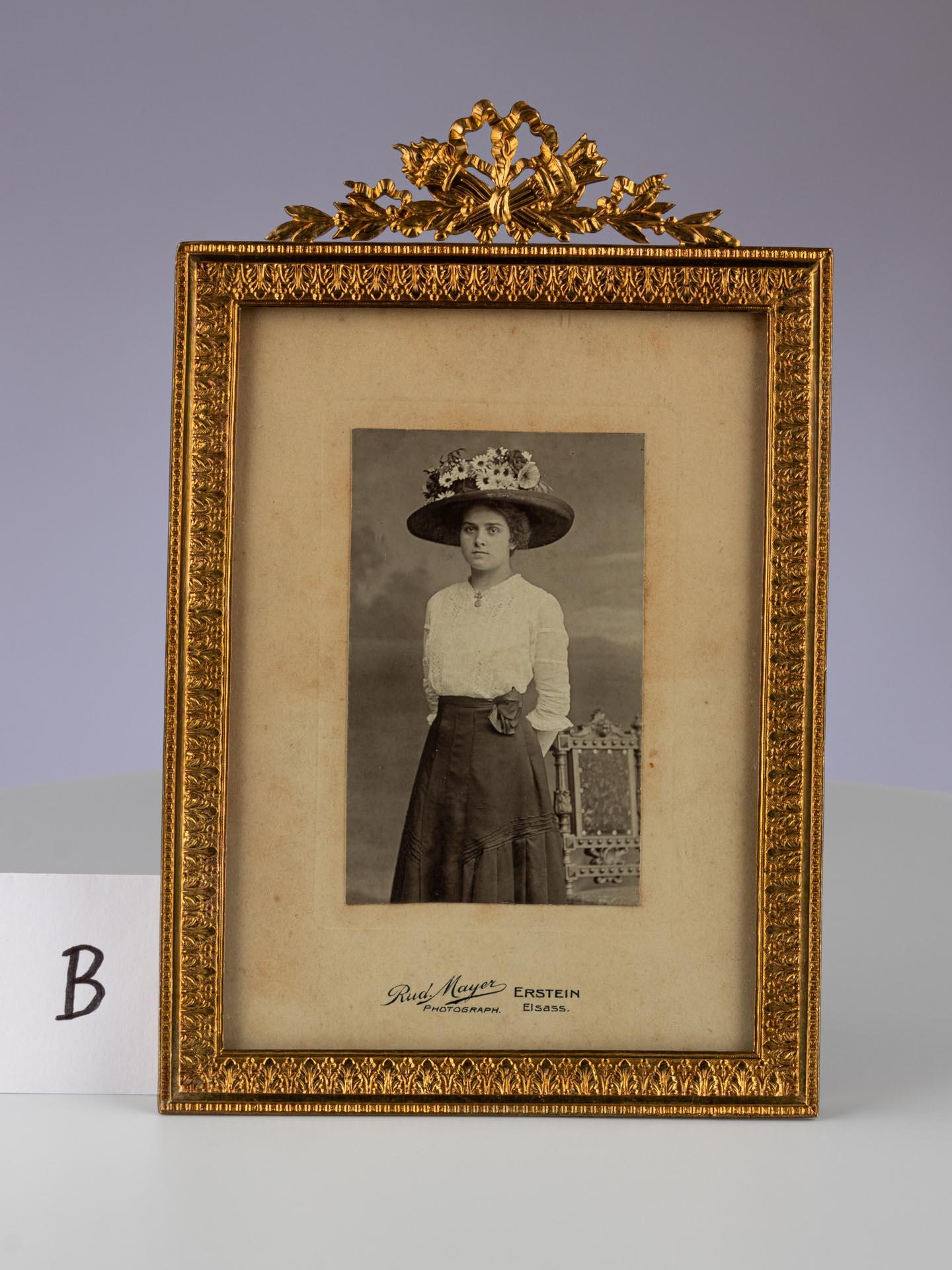 Antique Picture Frame, Louis XVI Style, France, Circa 1880, 10 x 14 cm For Sale 3
