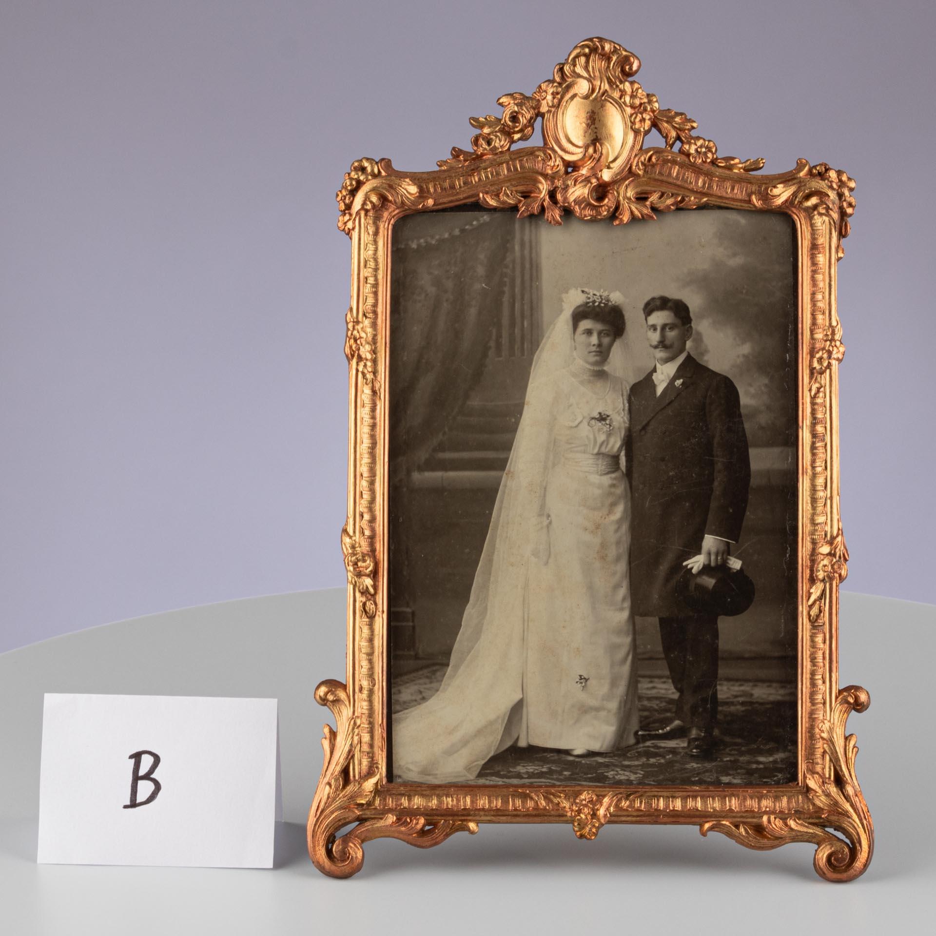 Antique Picture Frame, Baroque Style, France, Circa 1860, 10 x 14 cm For Sale 3