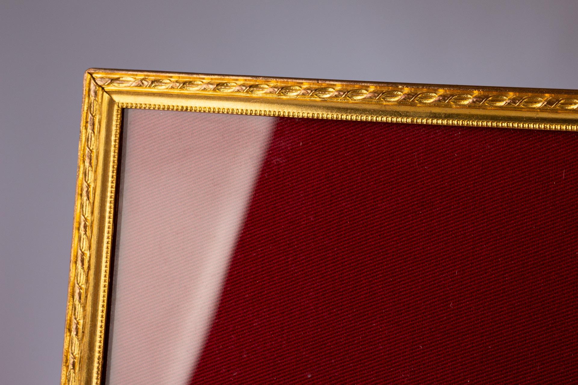 Beautiful brass picture frame, France, circa 1880.
Picture size: 17 cm x 22,5 cm.

French picture frames from the Neoclassicism era are an expression of an epoch that was known for its decorative wealth and appreciation of art and craftsmanship.