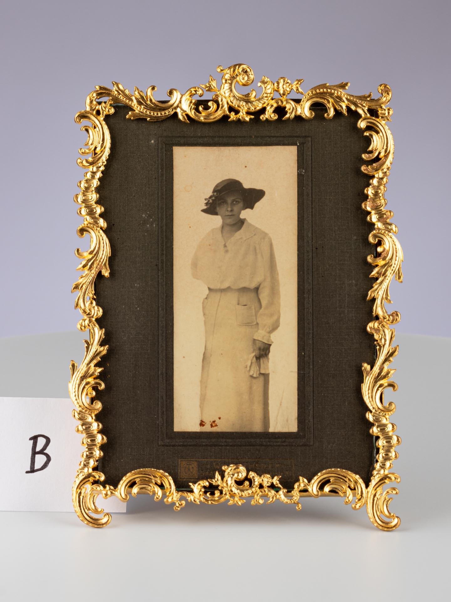 Antique Picture Frame, France, Circa 1900, 10 x 13 cm For Sale 2