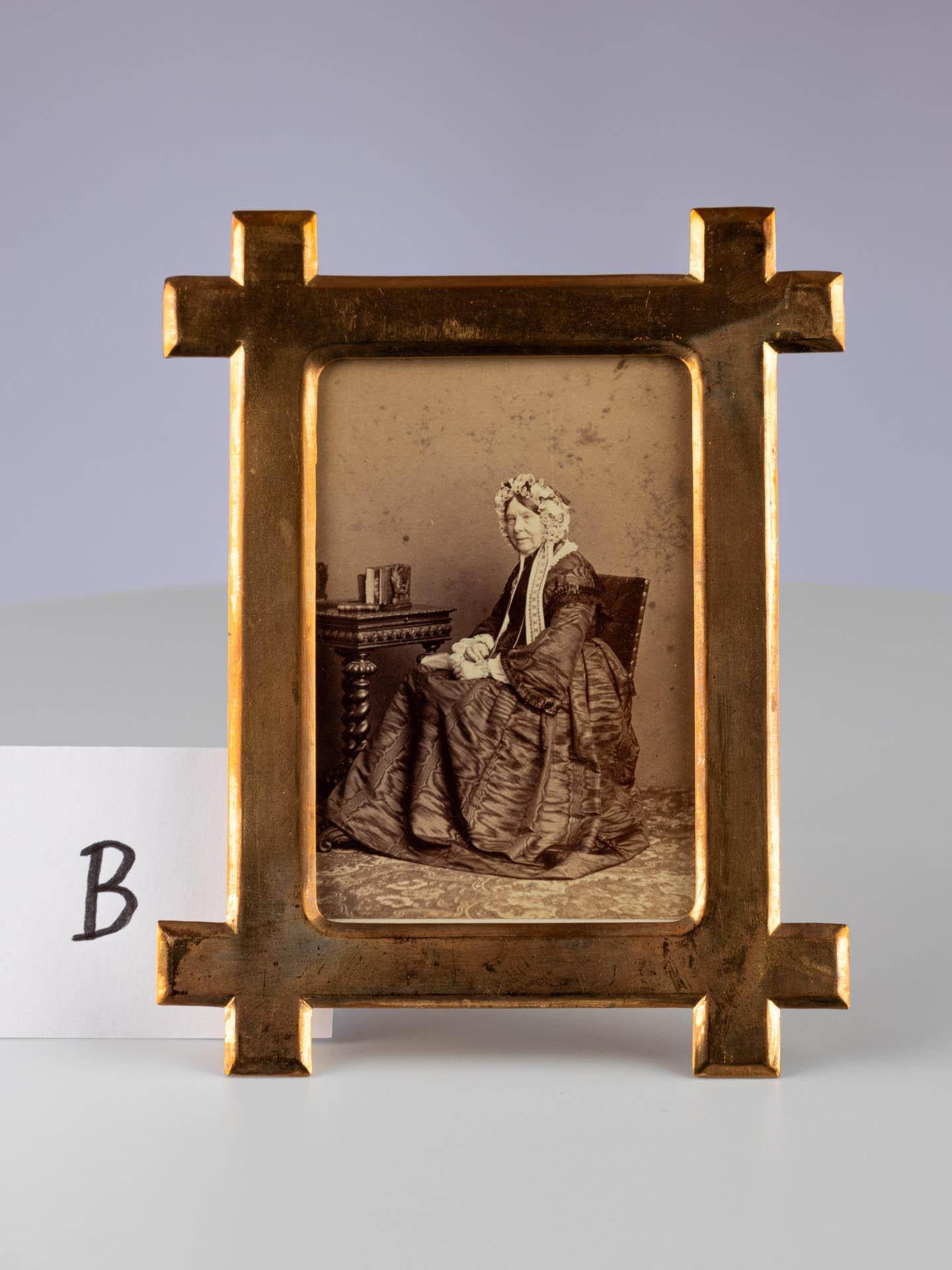 Antique Picture Frame, London, Circa 1920, 6 x 8 cm For Sale 2