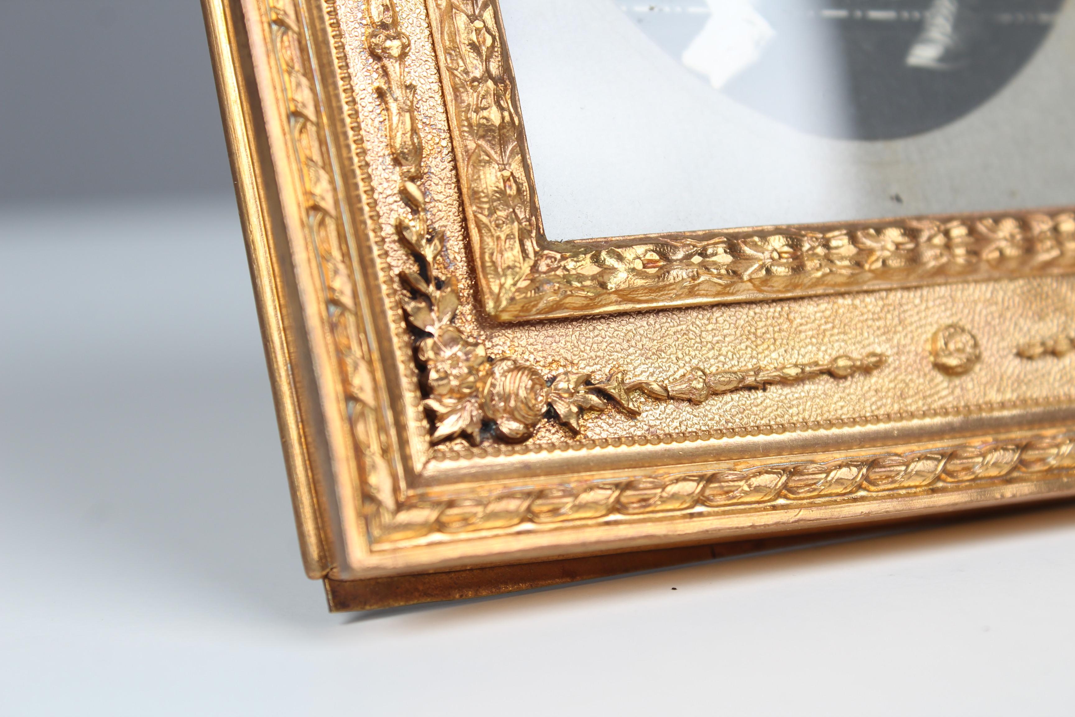 Beautiful antique picture frame from brass.
France, around 1880.
Picture size: 7 x 10 cm.


