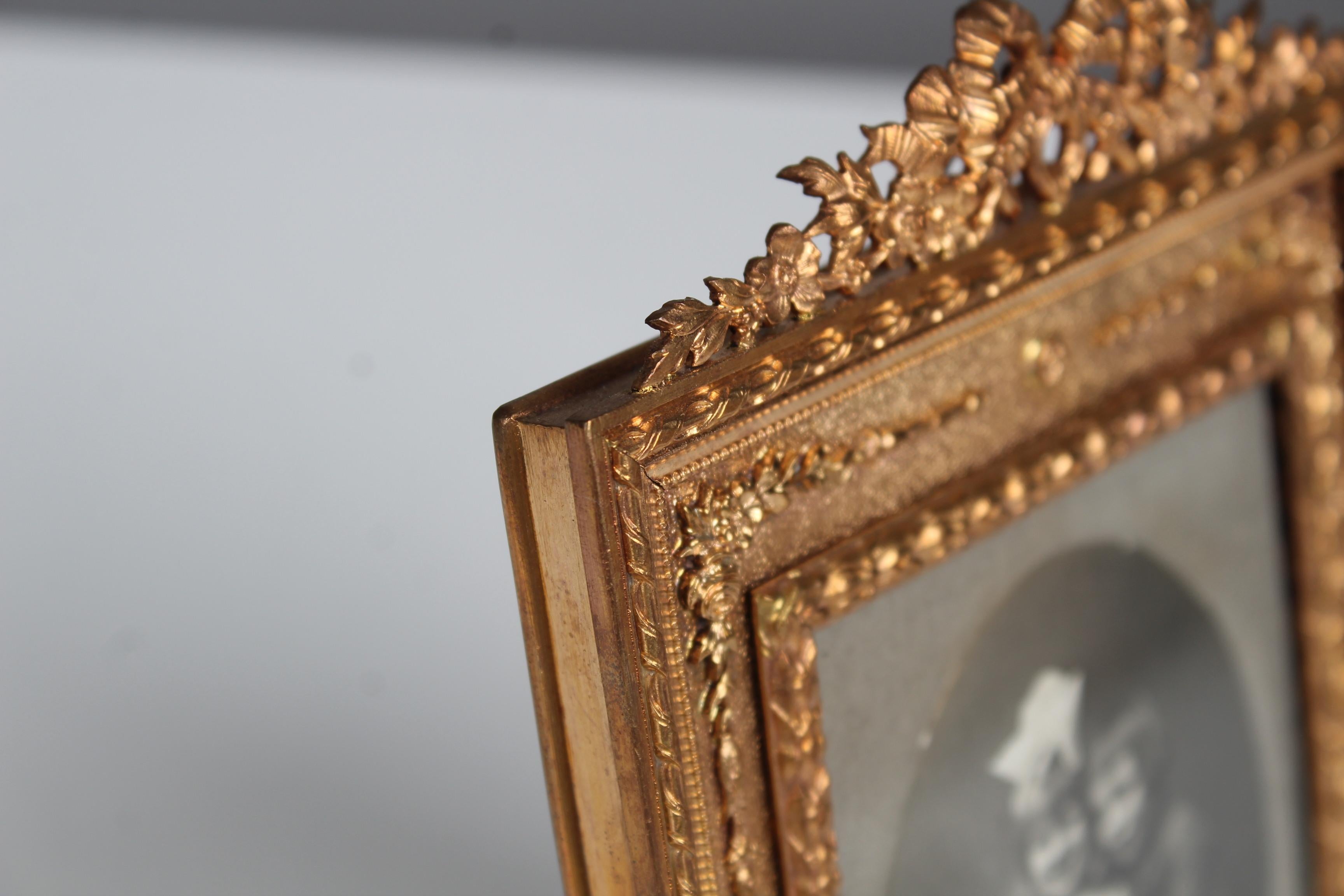 Antique Picture Frame, Victorian, Bronze Dorée, France, 1880s, 7 x 10 cm In Good Condition For Sale In Greven, DE