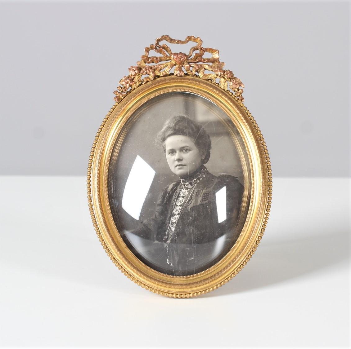 Late 19th Century Antique Picture Frame With Antique Photograph, Art Nouveau, Photo Frame