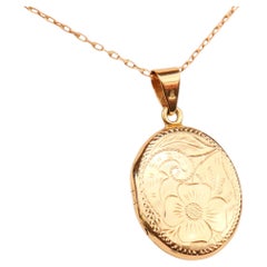 Antique Picture Pendant Locket solid 18K Gold /4.9gr