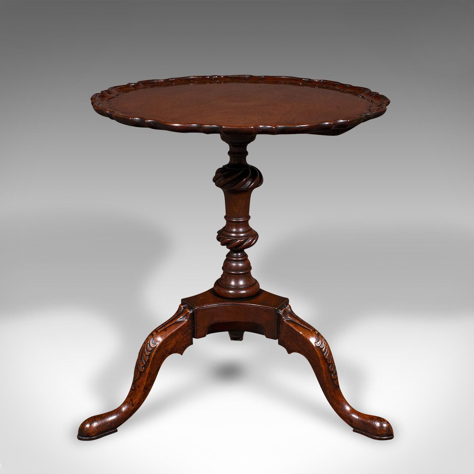 
This is an antique pie crust side table. An English, walnut wine or lamp table, dating to the early Victorian period, circa 1850.

Delightfully presented occasional table, with a distinctive appearance
Displaying a desirable aged patina and in good