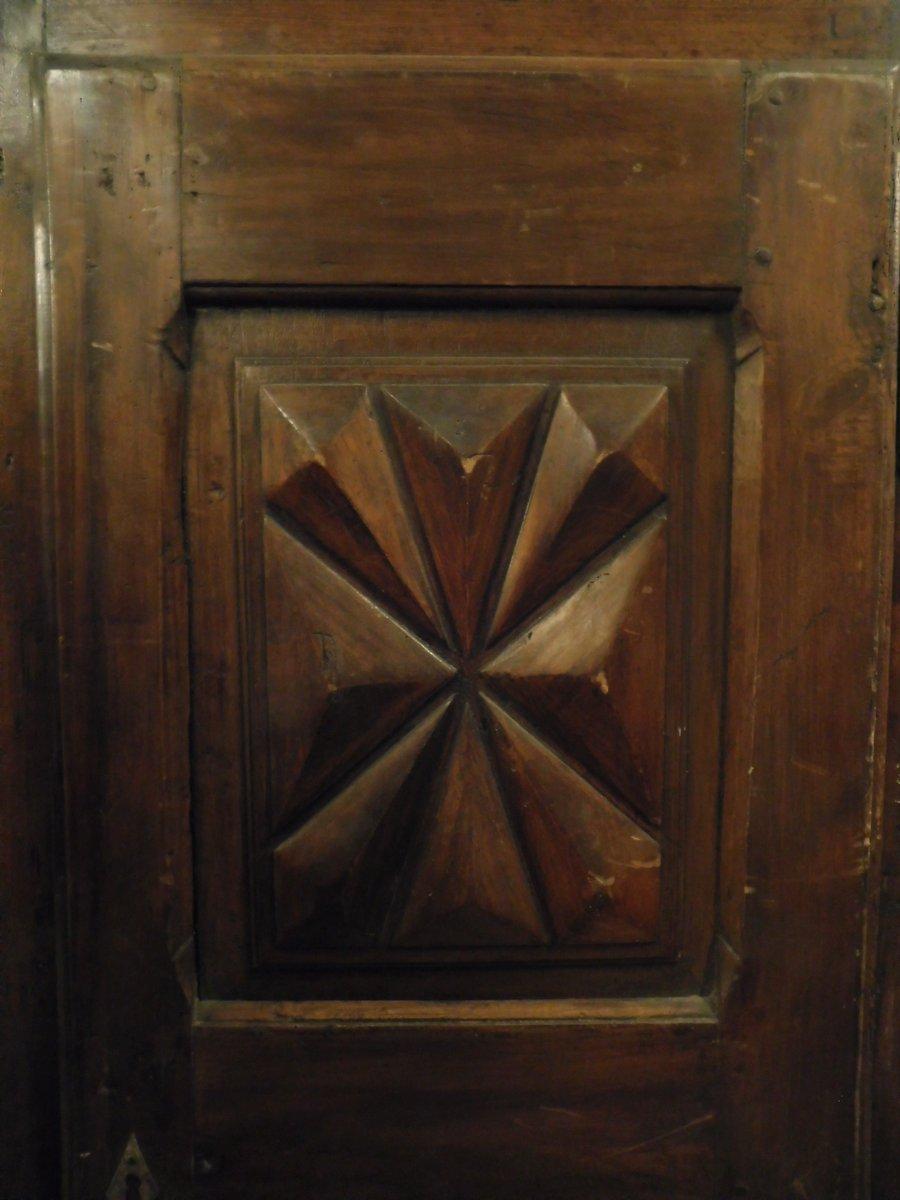 Italian Antique Piedmontese Poplar Wall Cabinet, Hand Carved Diamond Point, 17th Century For Sale