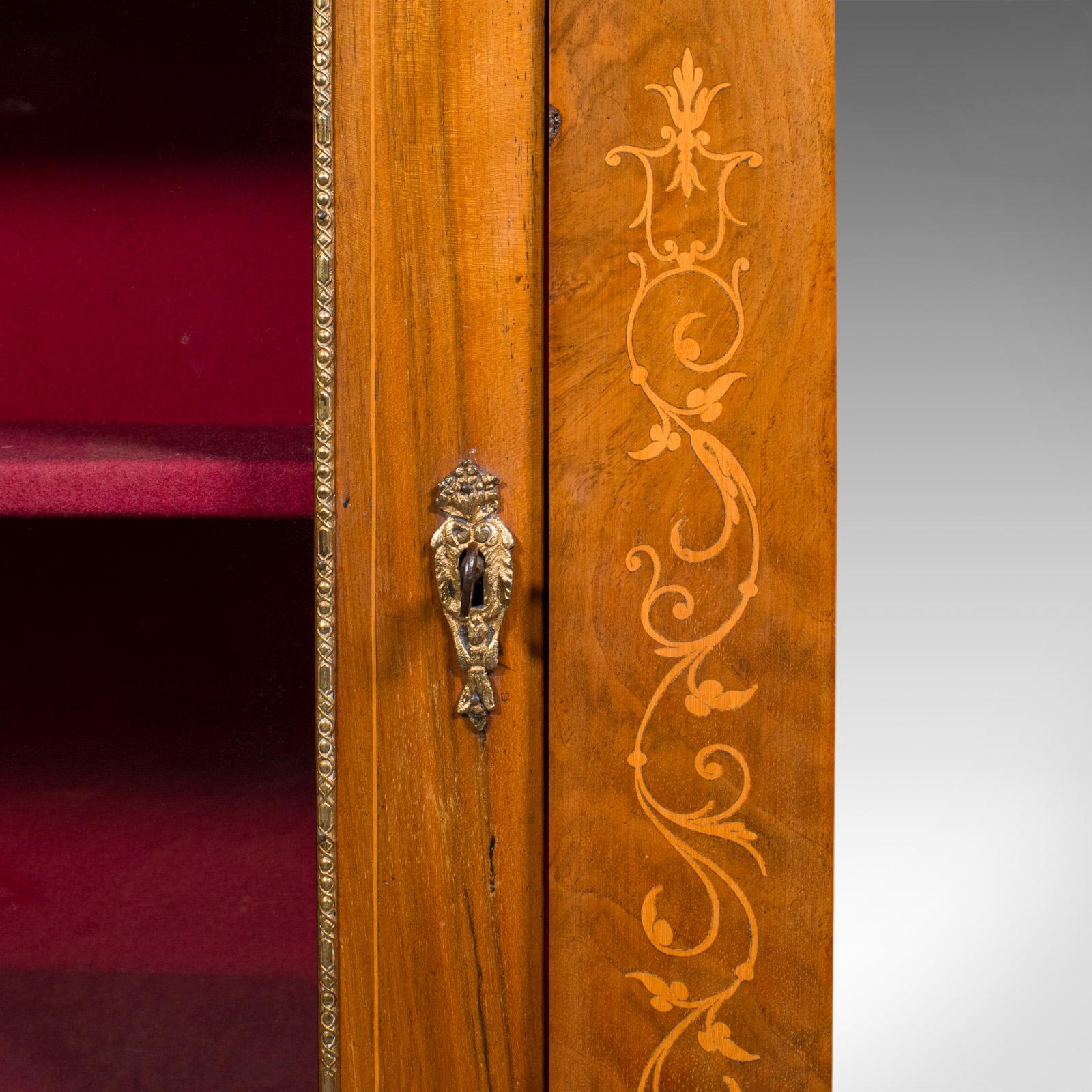 Antico mobile a molo, noce inglese, libreria smaltata, credenza da esposizione, Regenza in vendita 3