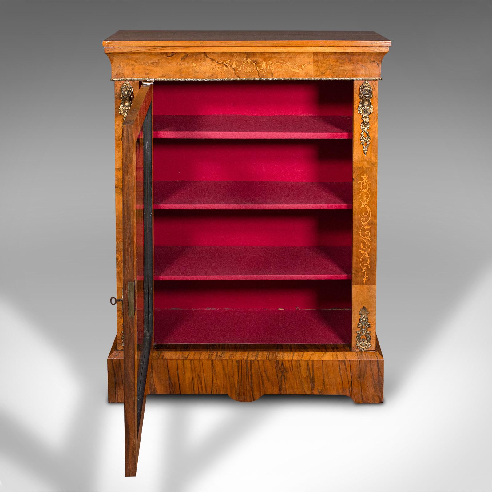 Regency Antico mobile a molo, noce inglese, libreria smaltata, credenza da esposizione, Regenza in vendita