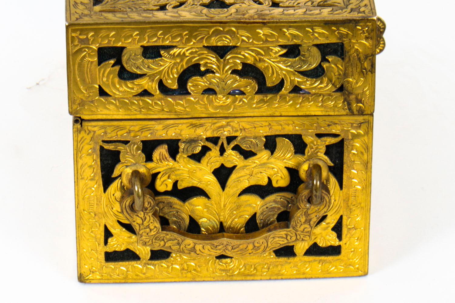 Antike antike Palais Royal Porzellan-Koffer mit durchbrochenem Messing, 19. Jahrhundert im Angebot 10